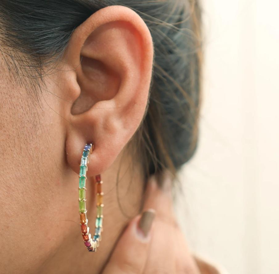 Natural rainbow sapphire earring in 14k gold im Zustand „Neu“ im Angebot in jaipur, IN