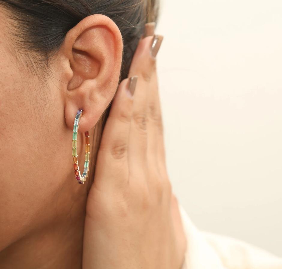 Natural rainbow sapphire earring in 14k gold im Angebot 2