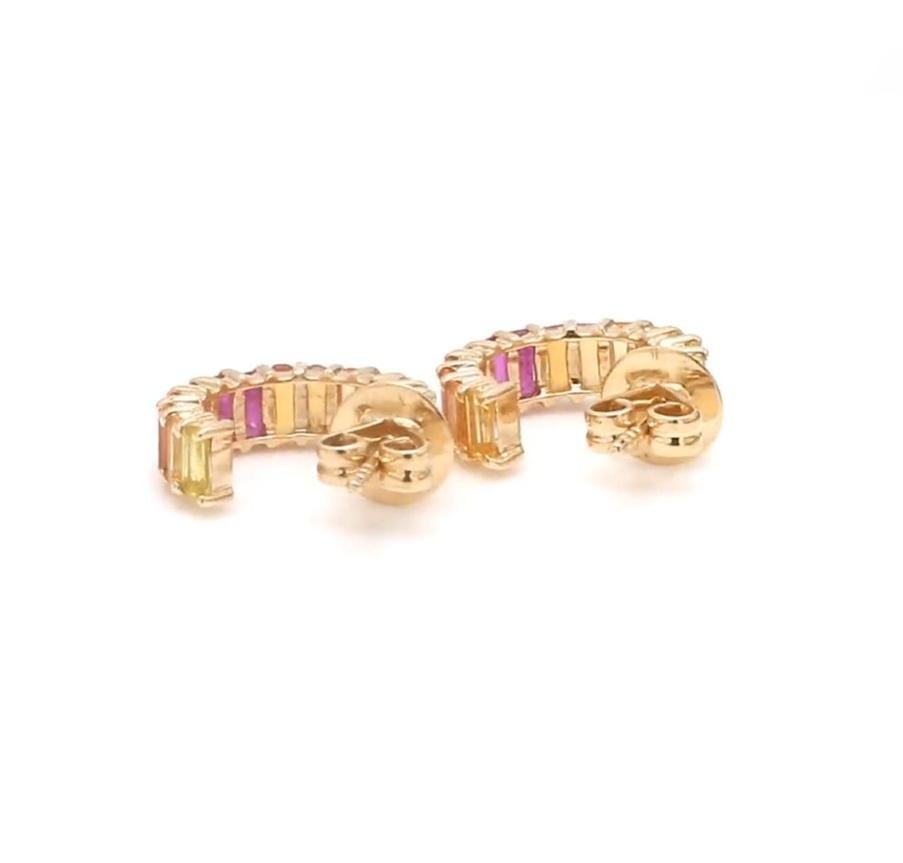 Natural rainbow sapphire earrings in 18k gold Damen im Angebot