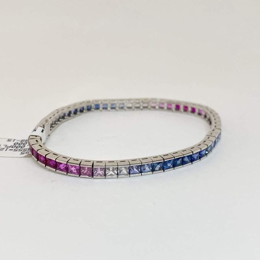 Natürlicher Regenbogen Saphir Princess Cut Channel Tennis-Armband 12,20 Ctw Platin (Carréeschliff) im Angebot