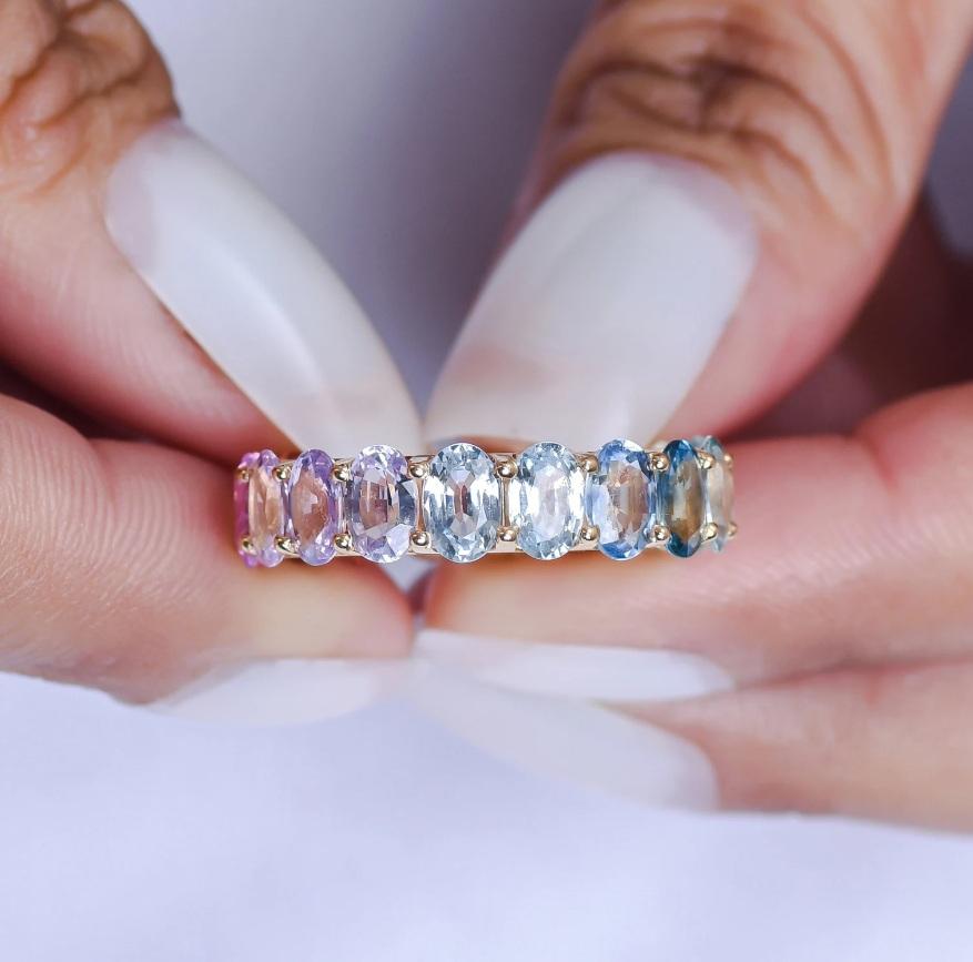 Regenbogensaphir Pastellfarbener Ovalschliff U-förmiger Zackenring Gold  Natürlicher Saphir Ewigkeitsring Gold  Pastellfarbener Saphir-Goldring

EDELSTEIN-DETAILS :
✦ Edelstein : Regenbogen-Saphir
✦ Edelsteinart : Natürlich
✦ Größe der Edelsteine: