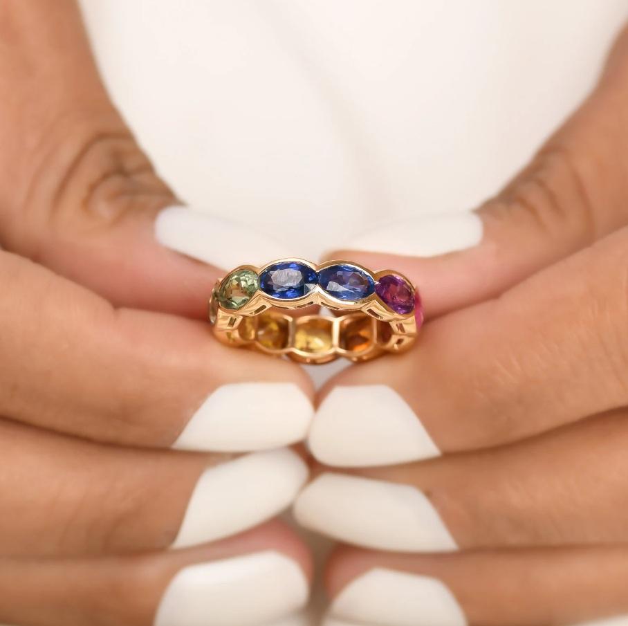 Natural rainbow sapphire ring in 18k gold im Angebot 2
