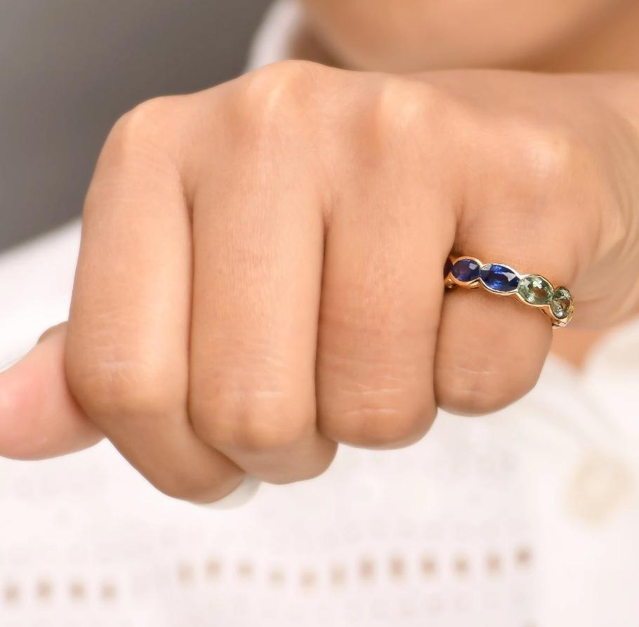 Natural rainbow sapphire ring in 18k gold im Angebot 3