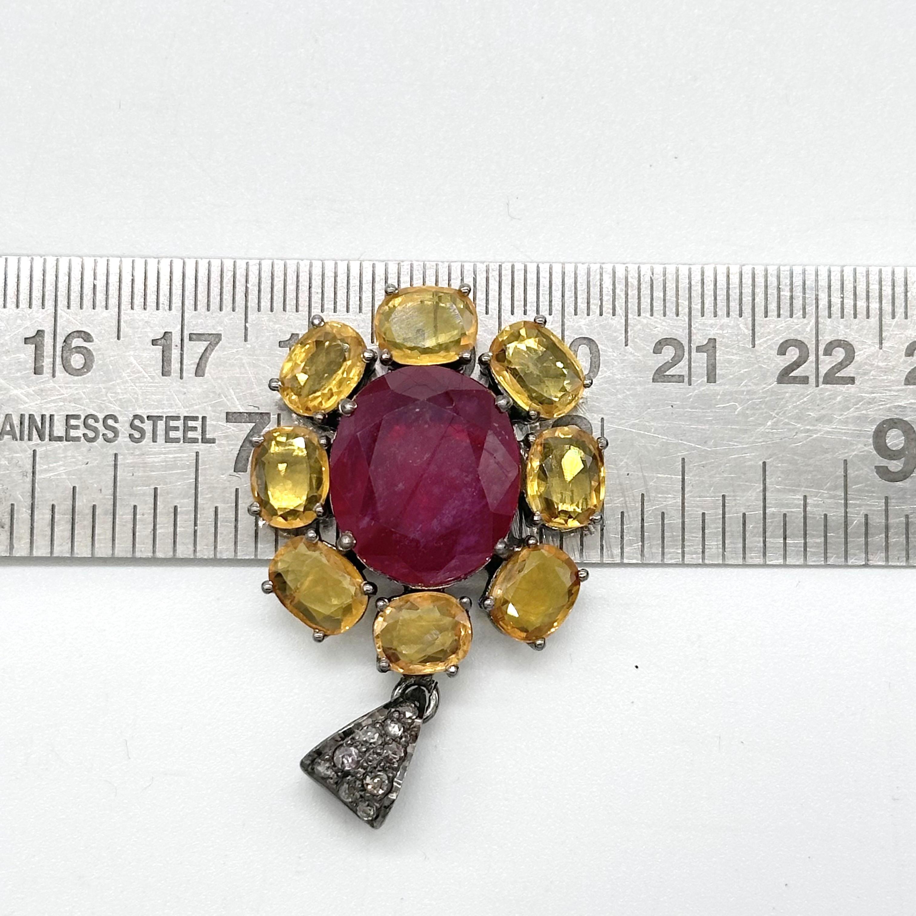 Pendentif fleur rare en argent sterling avec gros rubis, saphir jaune et diamants en vente 8