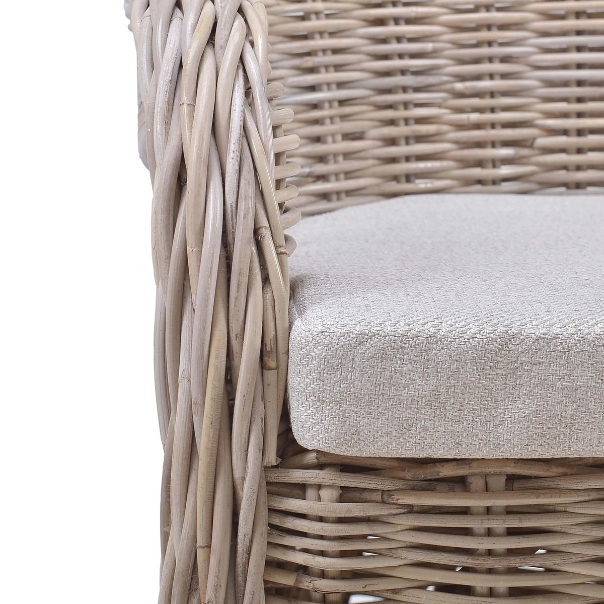 Chaise de salle à manger en rotin naturel Neuf - En vente à Westwood, NJ