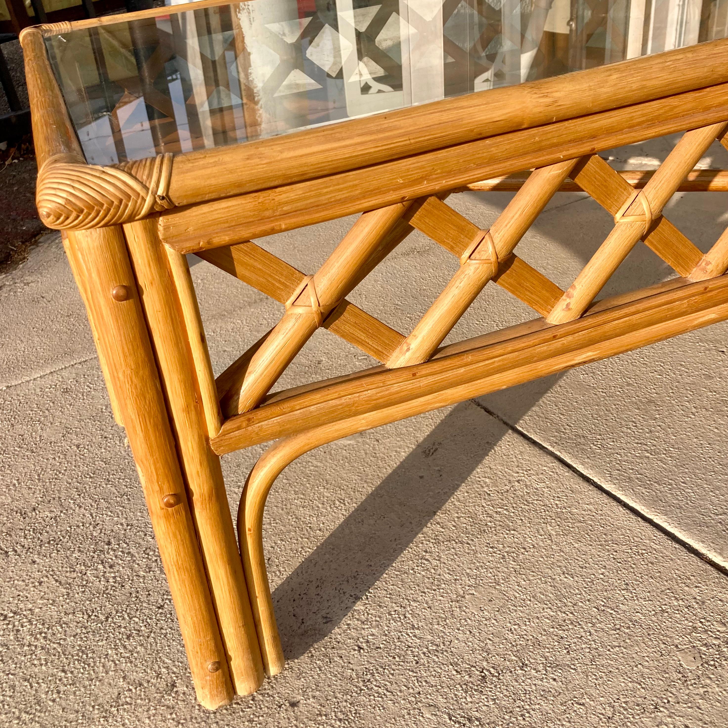 Table basse carrée en rotin naturel Ficks Reed en vente 7