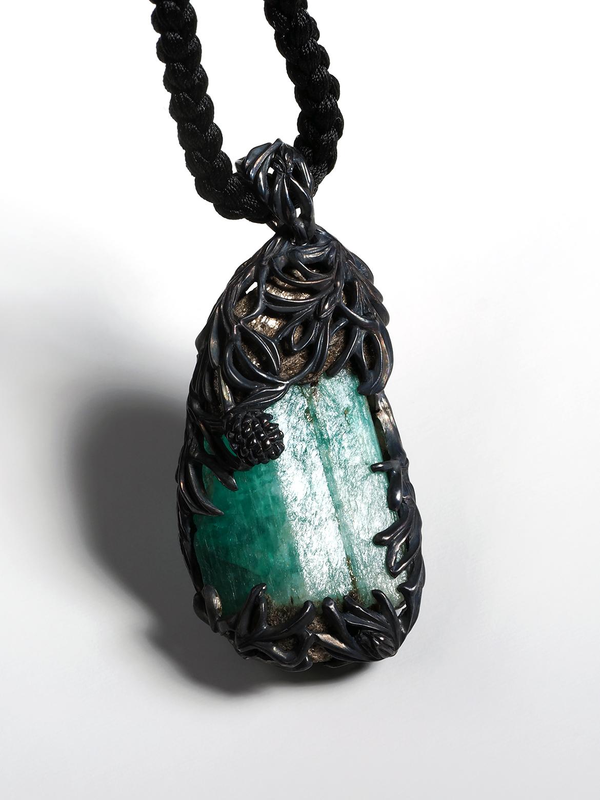 Natural Raw Emerald Crystal Necklace Pine Double-Sided cone For Sale 4