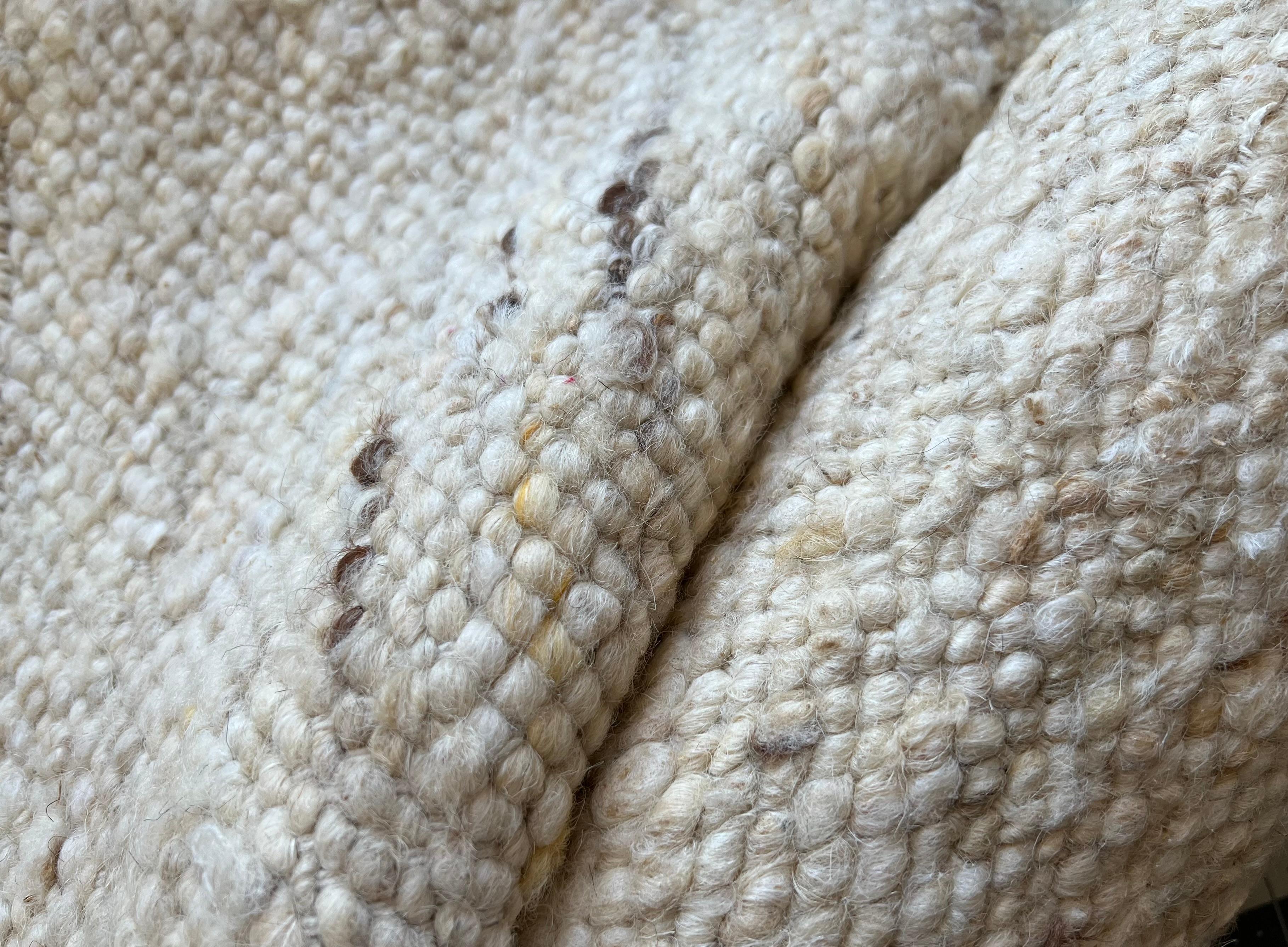 Natürliche Rohwolle Flachgewebe Handgeknüpfter Teppich im Zustand „Neu“ im Angebot in Laguna Hills, CA