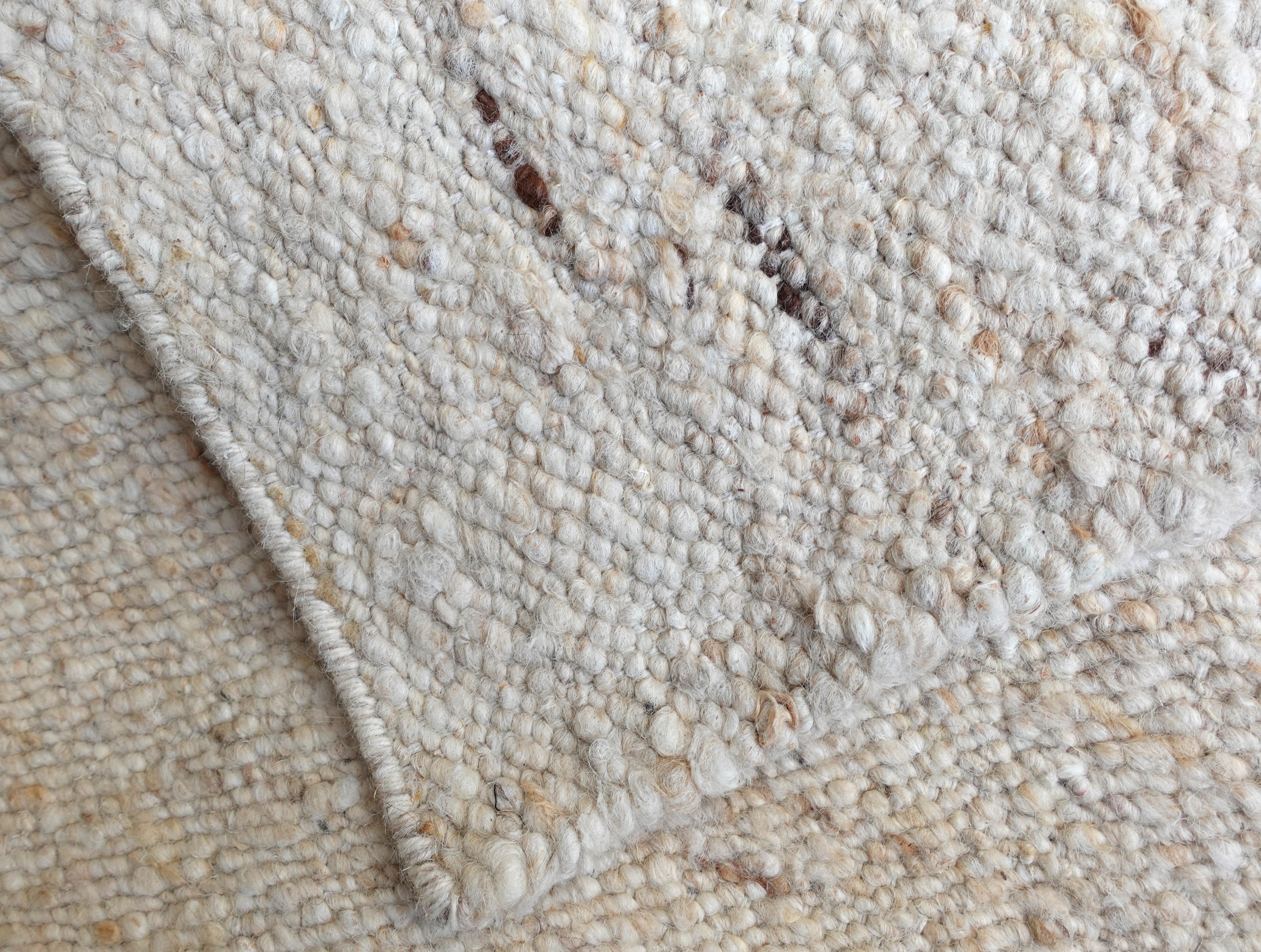 Natürliche Rohwolle Flachgewebe Handgeknüpfter Teppich im Angebot 2
