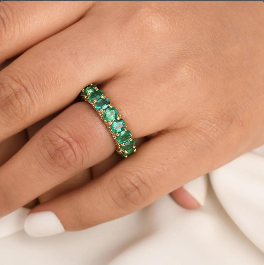 Bague d'éternité en or 14k avec émeraude naturelle et diamant Pour femmes en vente