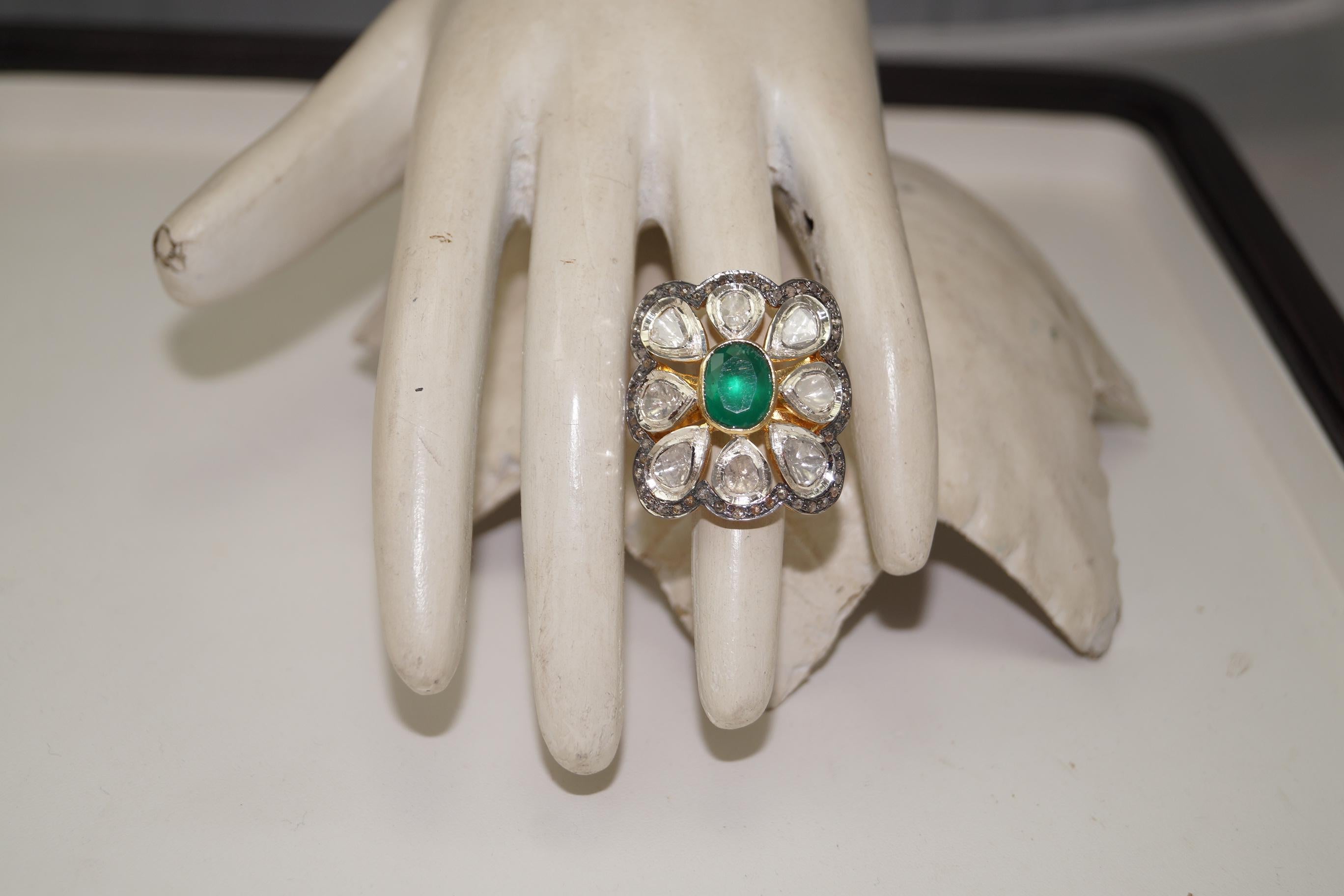 Natürliche echte ungeschliffene Diamanten Sterlingsilber Smaragd Statement-Ring mit Smaragd für Damen oder Herren im Angebot