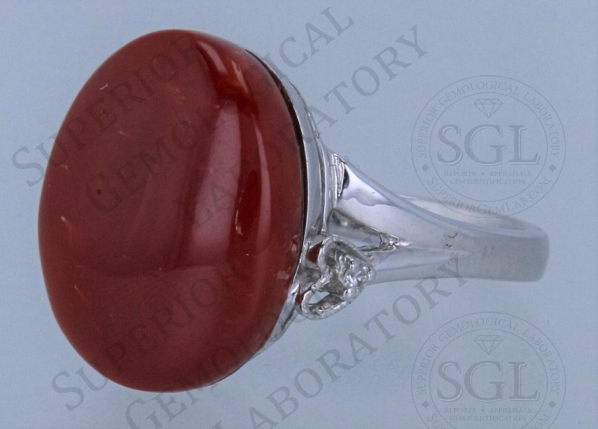 Anillo de oro de 18 quilates de coral rojo natural 