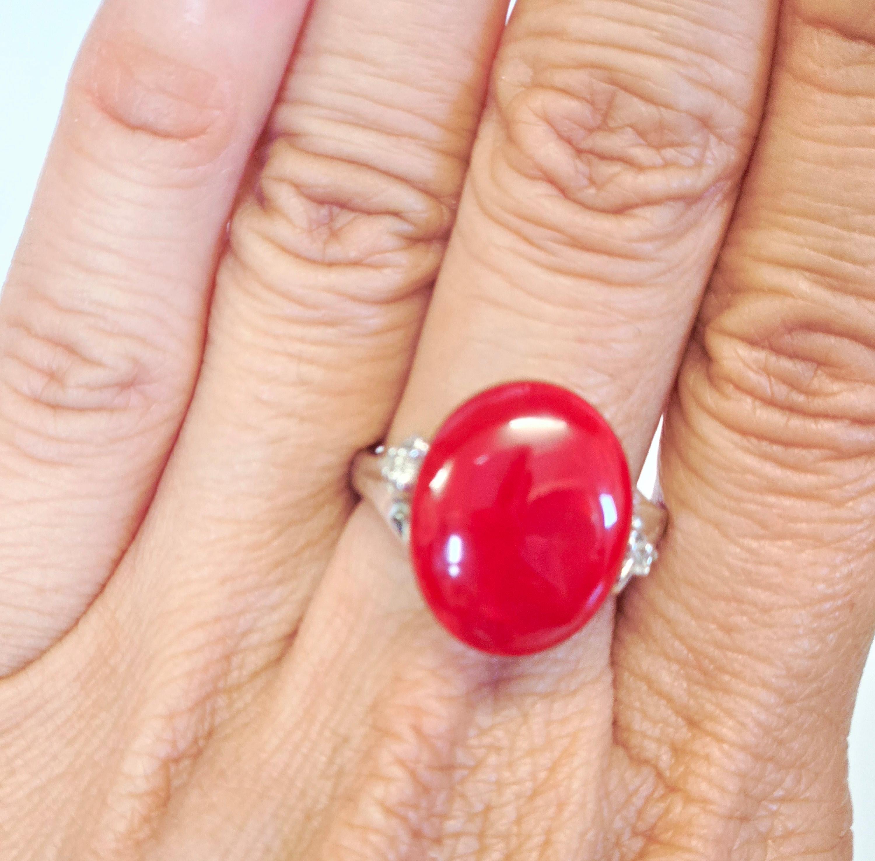 Anillo de oro de 18 quilates de coral rojo natural 