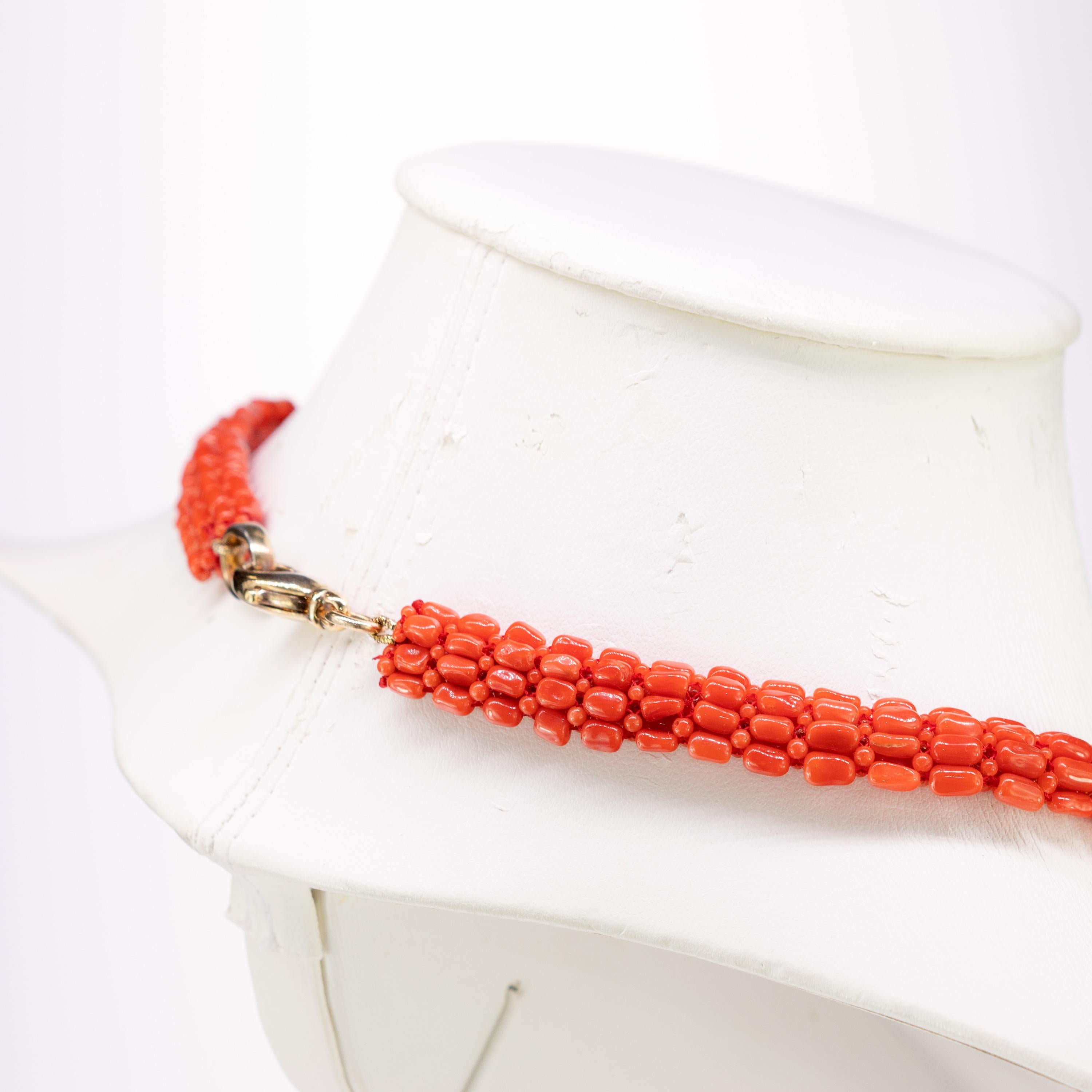 Natural Red Coral 925 Golden Silver Woven Tube Round Beaded Necklace In New Condition For Sale In Milano, IT