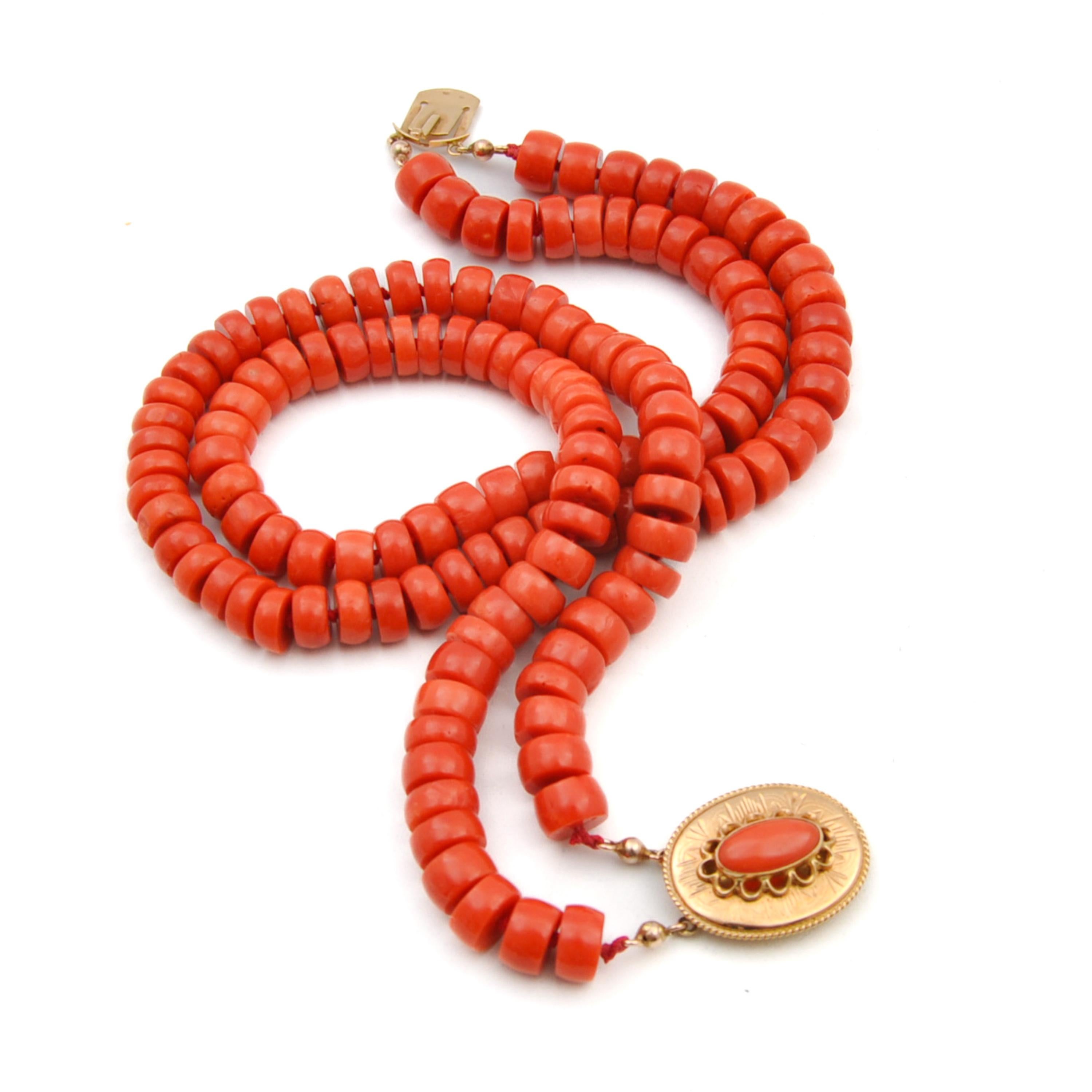 Natural Coral and 14K Gold Multi-Strand Beaded Necklace For Sale 2