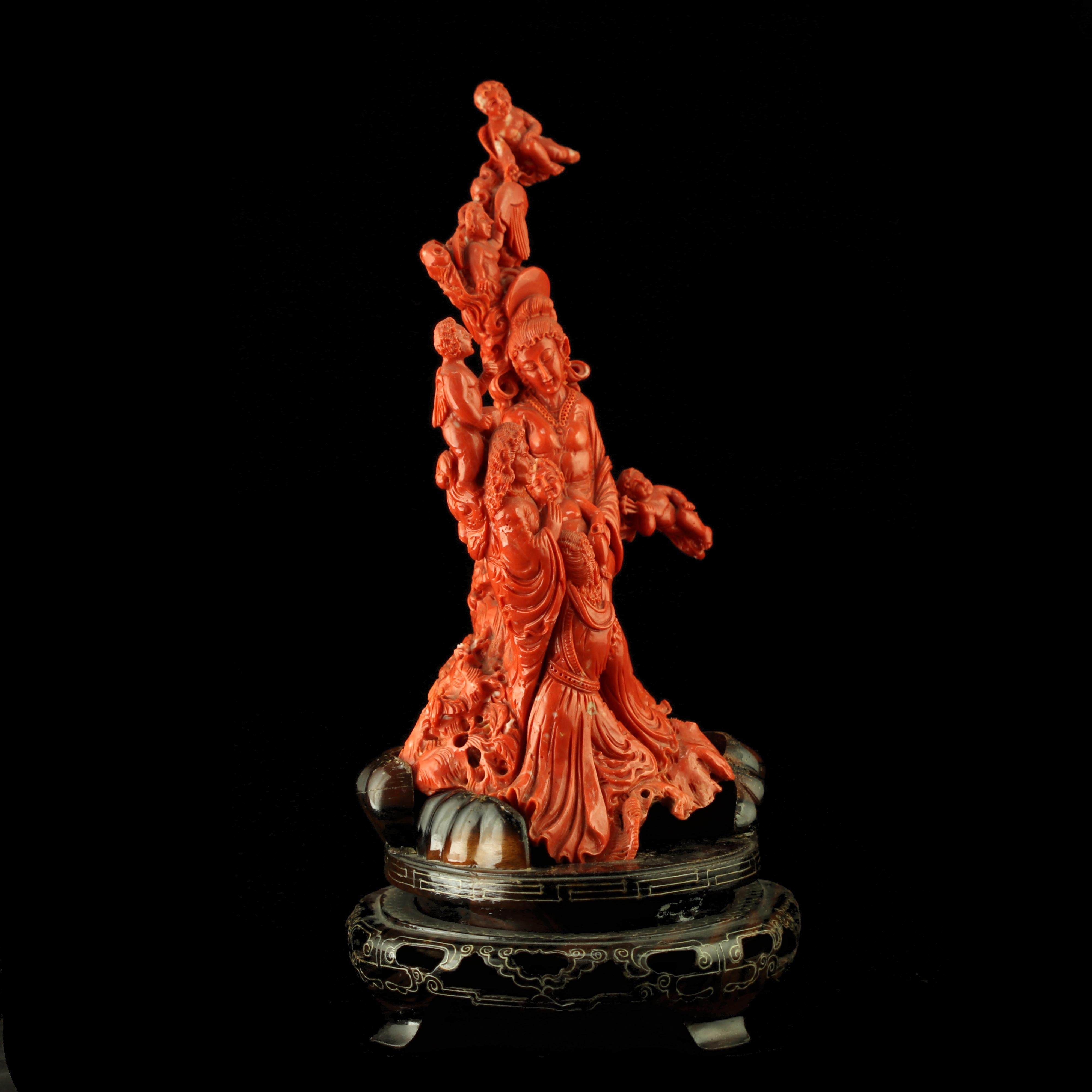 Natürliche rote Koralle chinesische Familie geschnitzt asiatische dekorative Liebe Statue Skulptur im Angebot 5