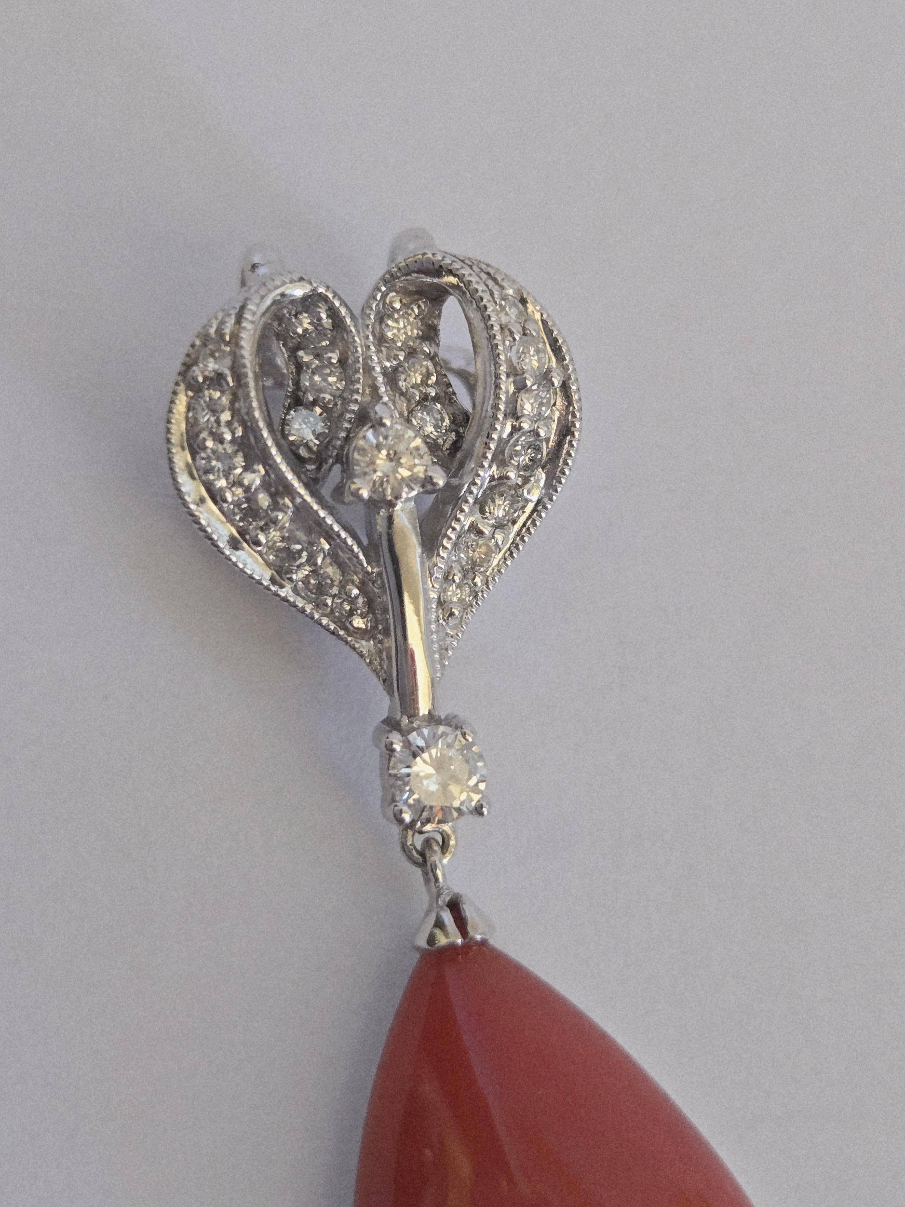 da uomo o donna Ciondolo fatto a mano con corallo rosso naturale e diamanti in oro 18 carati in vendita