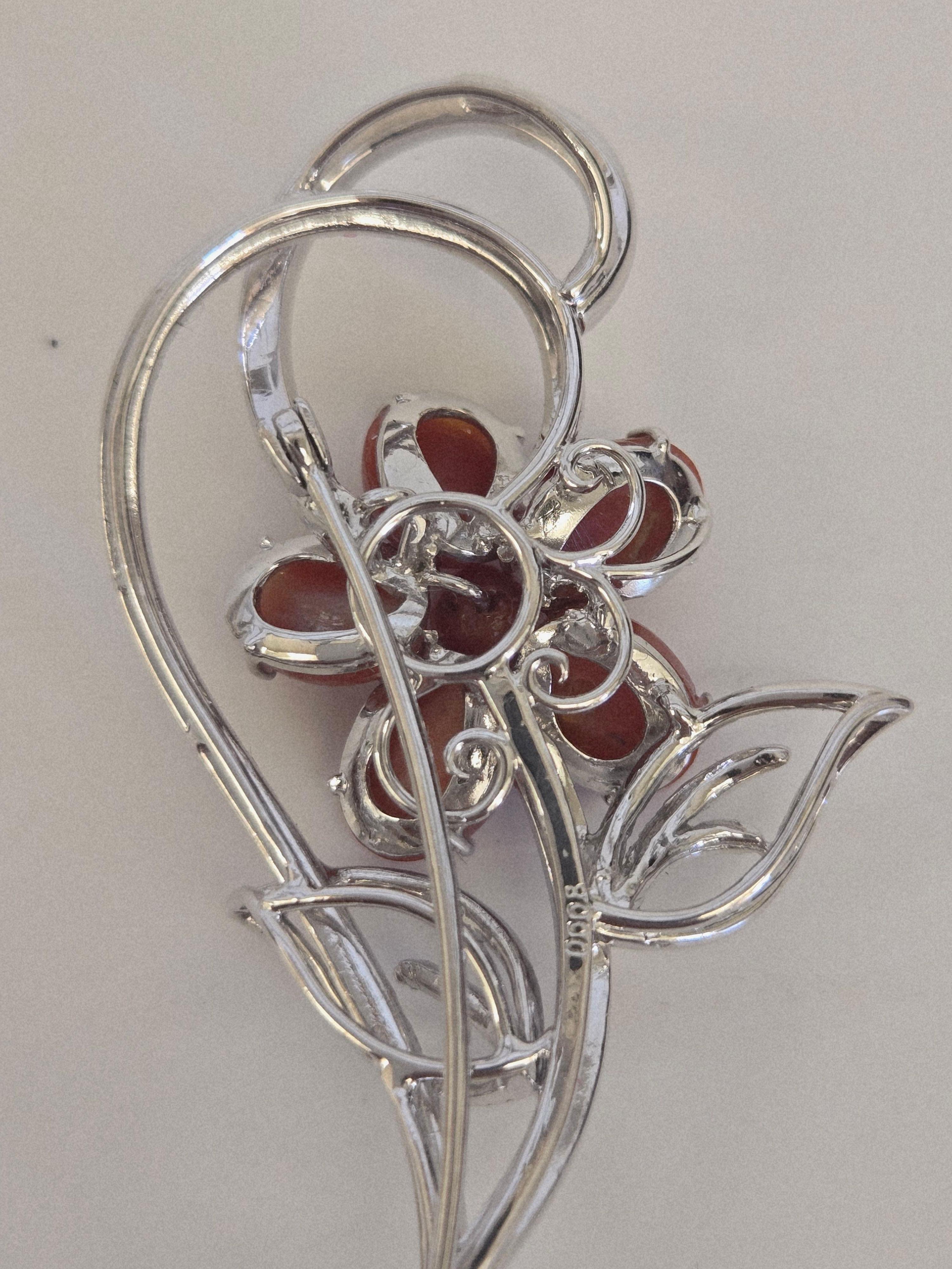 Pendentif/broche convertible en or 14K avec fleur en corail rouge naturel et diamant en vente 8