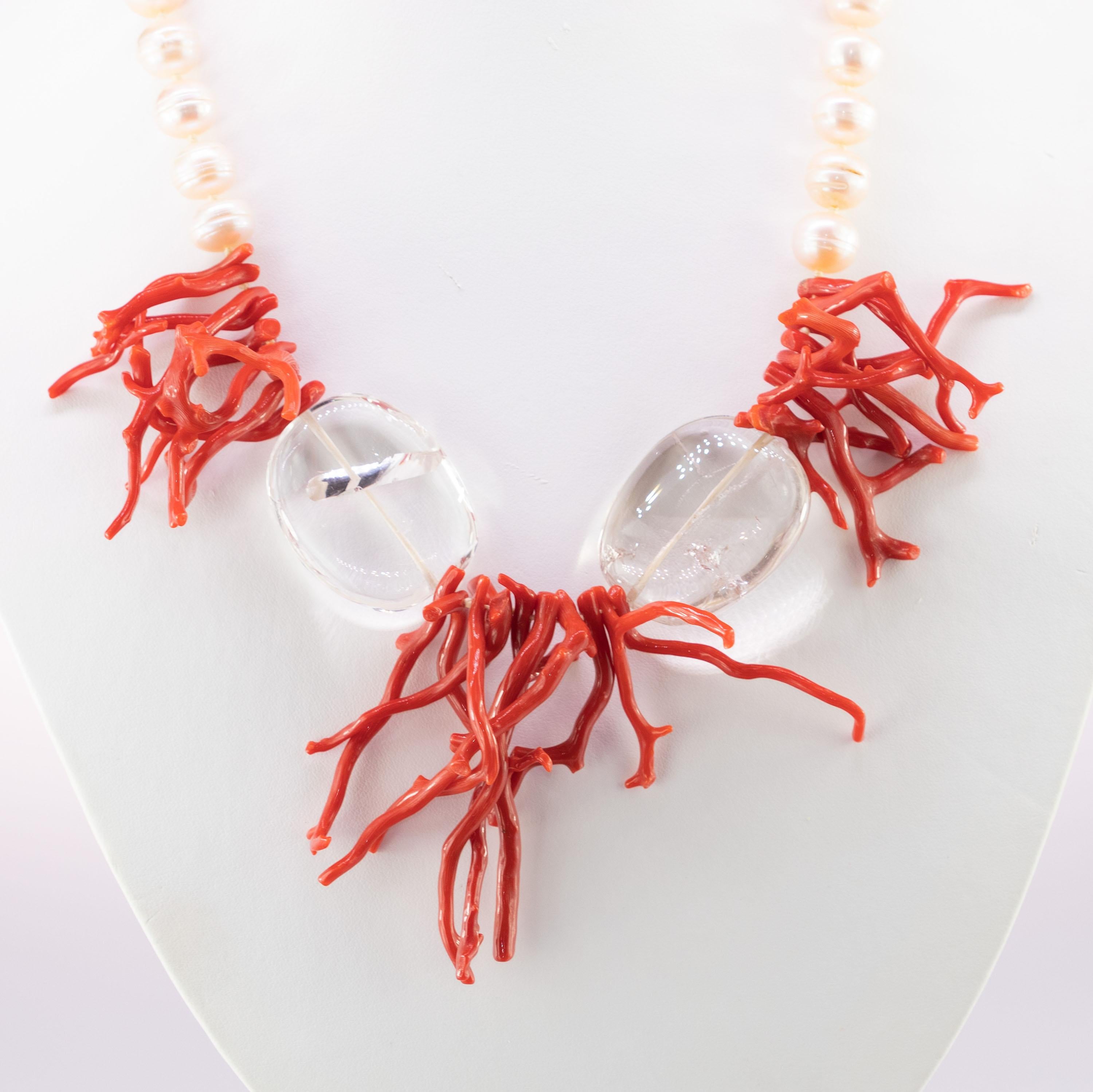 Taglio rotondo Collana di corallo rosso naturale, perla d'acqua dolce, cristallo di rocca, argento 925, Reaf Craft in vendita