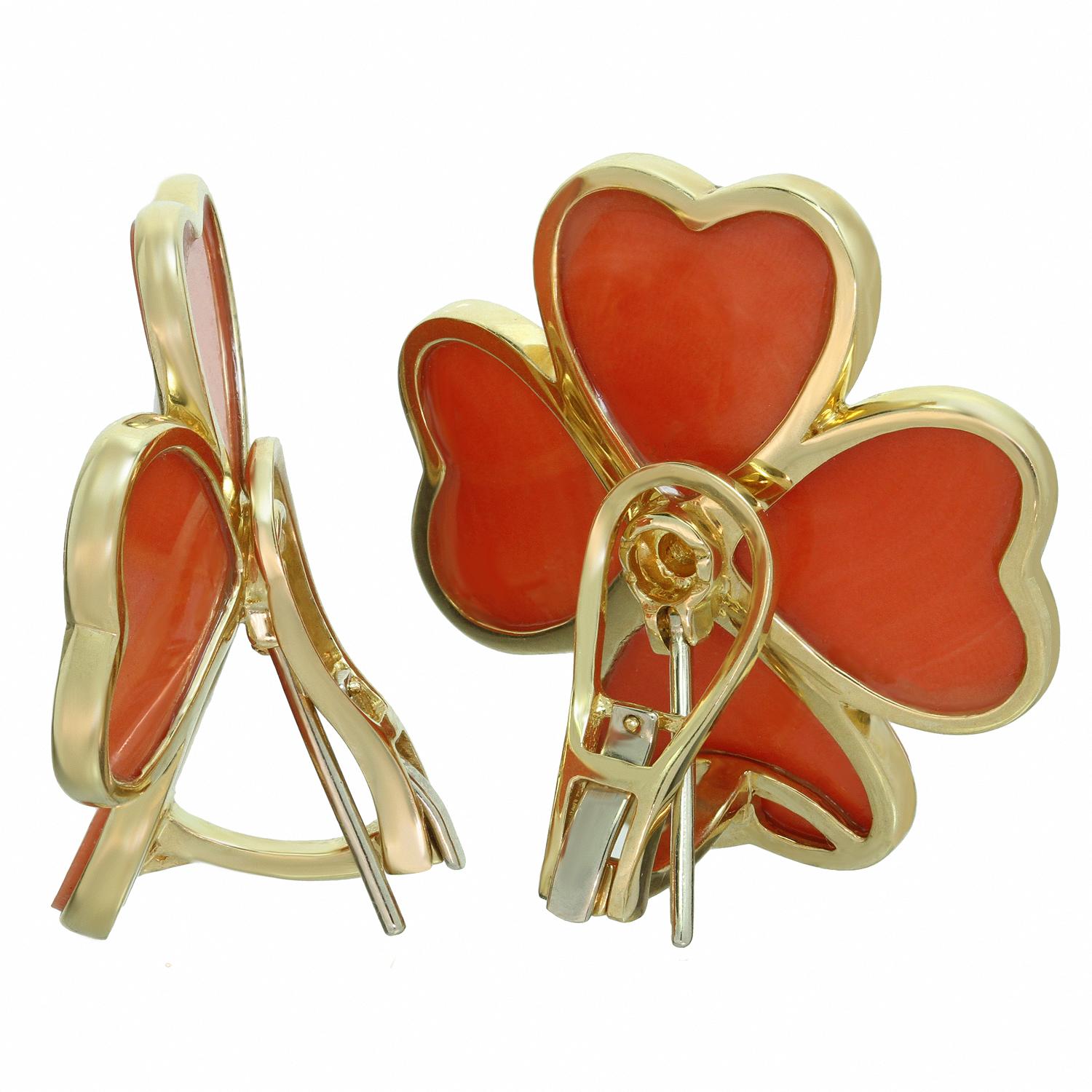 Brilliant Cut Natural Red Coral Yellow Gold Large 4-Leaf Clover Flower Earrings For Sale