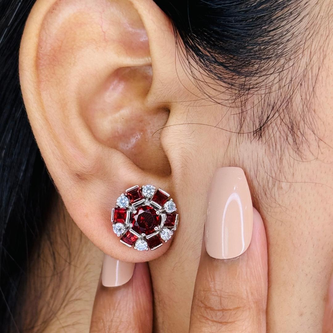 Women's Natural Red Garnet Aura Round Sterling Silver Stud Earrings for Anniversary Gift For Sale