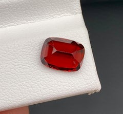 Natural Red Garnet Gemstone: 2.56 Carat Faceted For Ring