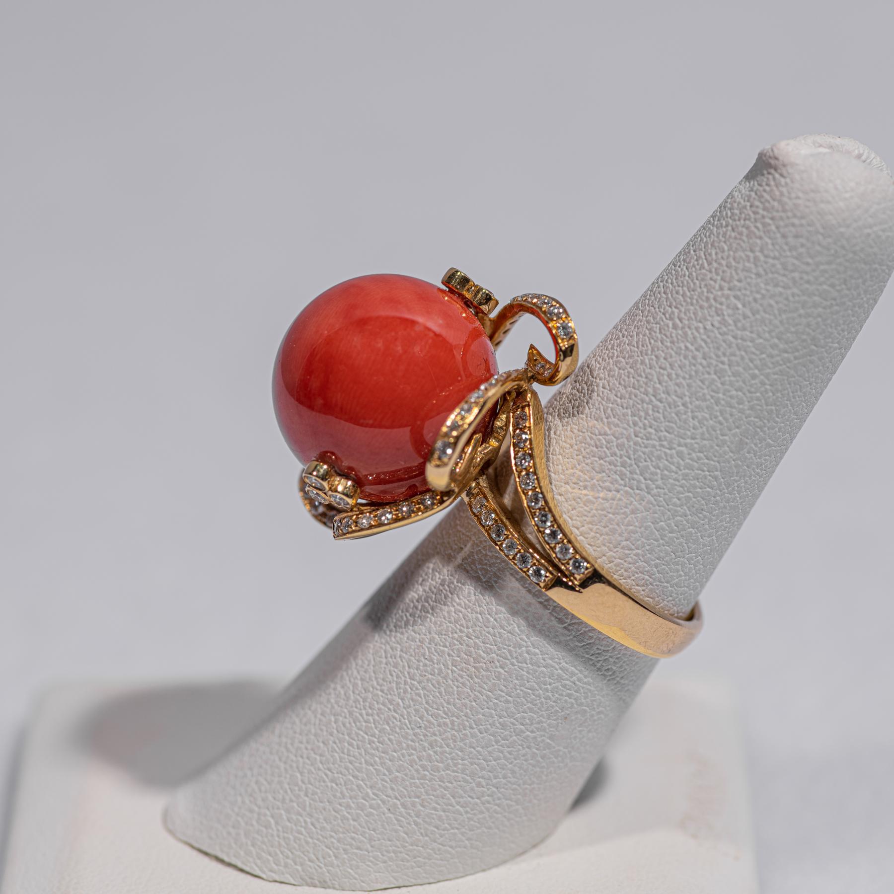 Natural Red Orange Coral Diamond 18 Karat Gold Ring In Good Condition For Sale In Austin, TX