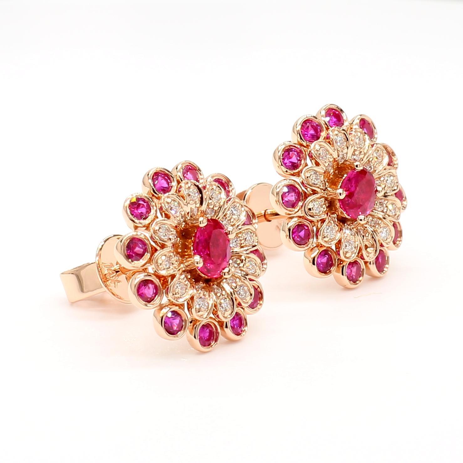 Taille ovale Clous d'oreilles en or rouge naturel ovale et diamants blancs de 1.32 carat poids total en vente