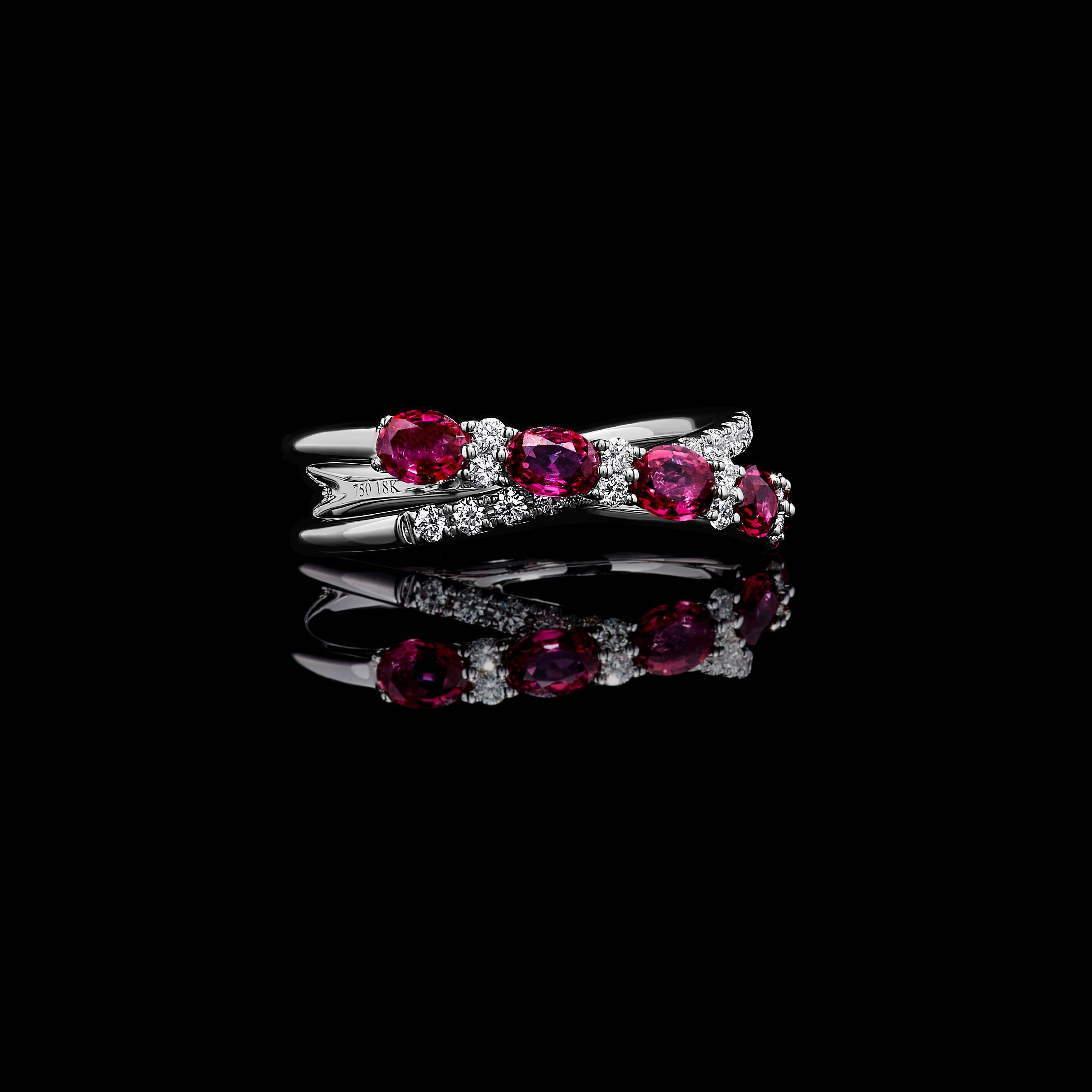 Taille ovale Alliance en or et diamants blancs et rubis ovale rouge naturel de 1,61 carat poids total en vente