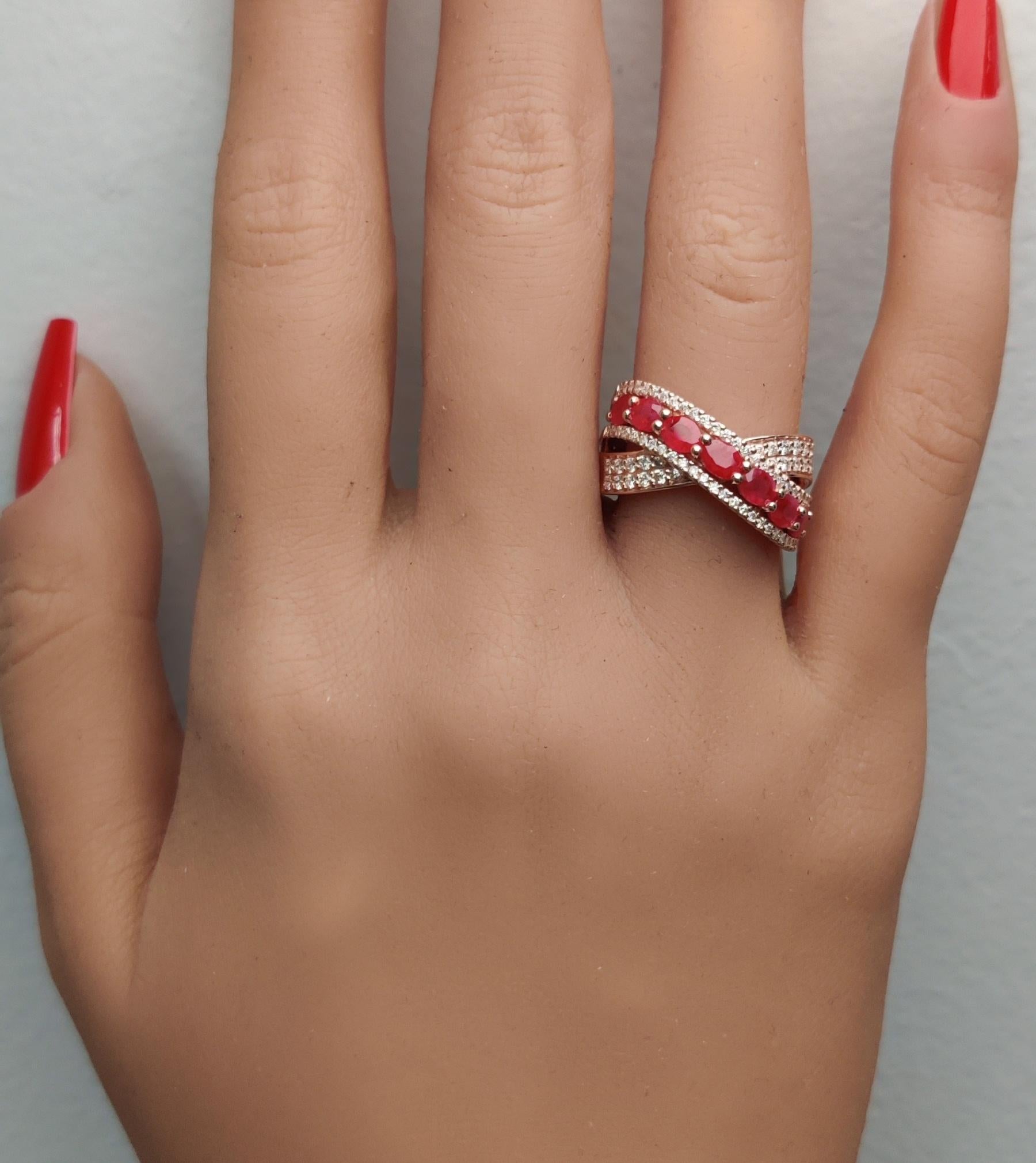 Natural Red Oval Ruby and White Diamond 2.04 Carat TW Gold Cocktail Ring In New Condition For Sale In New York, NY