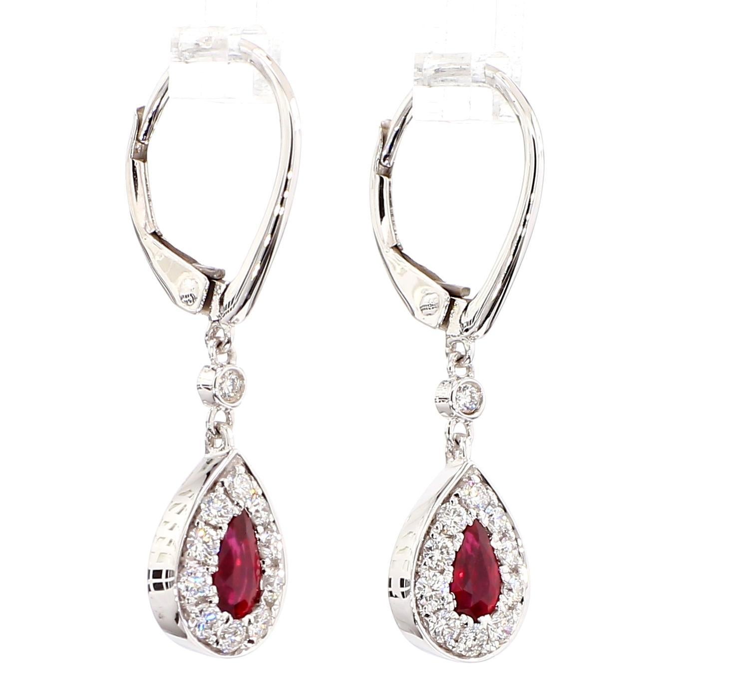 Taglio a goccia Orecchini a goccia in oro con pera rossa naturale e diamante bianco da 0,82 carati TW in vendita
