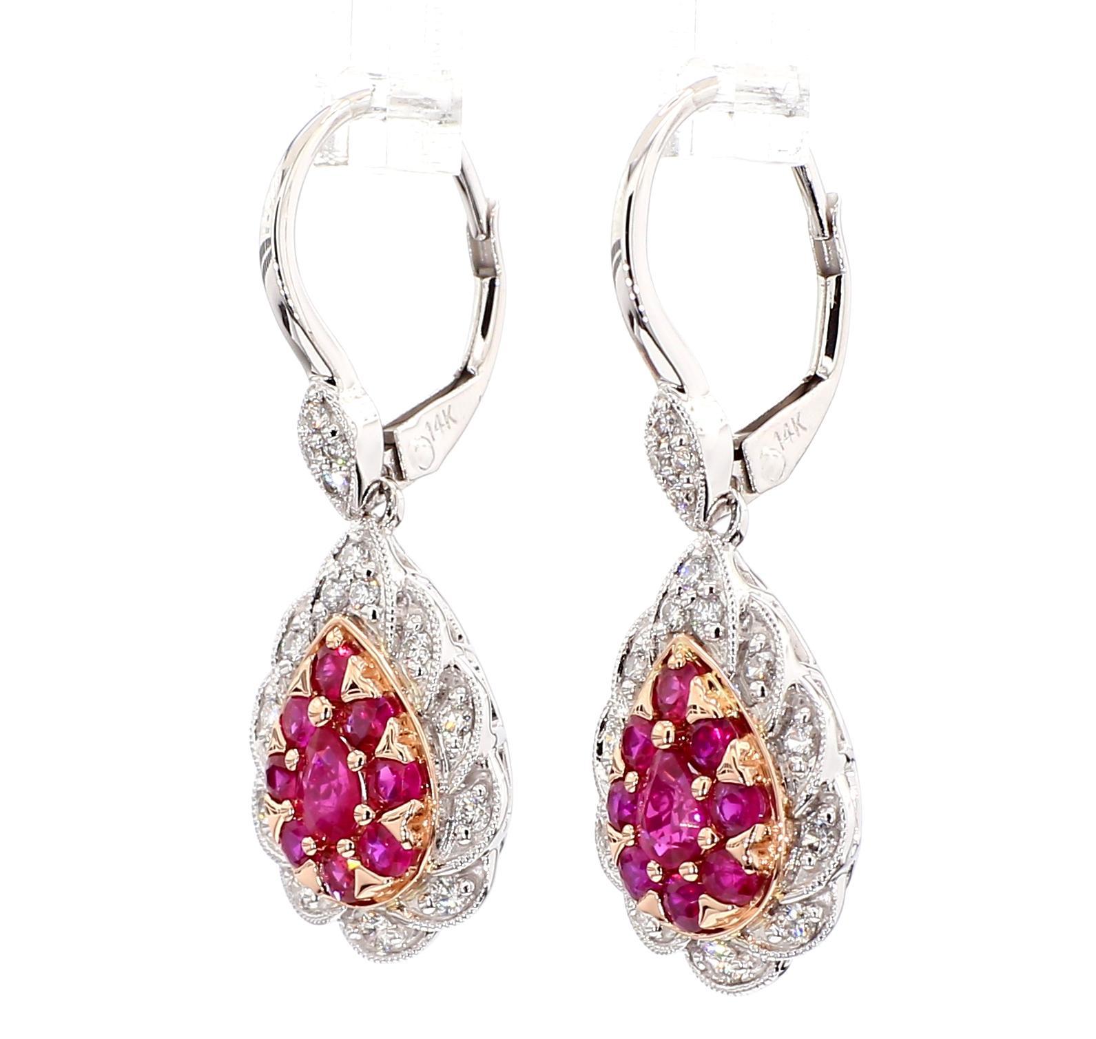 RareGemWorld's schöne Rubin-Ohrringe. Montiert in einem schönen 14K Rose und Weißgold Fassung mit natürlichen Birne geschliffenen roten Rubinen ergänzt durch natürliche Runde geschliffenen roten Rubinen und natürlichen runden weißen Diamanten