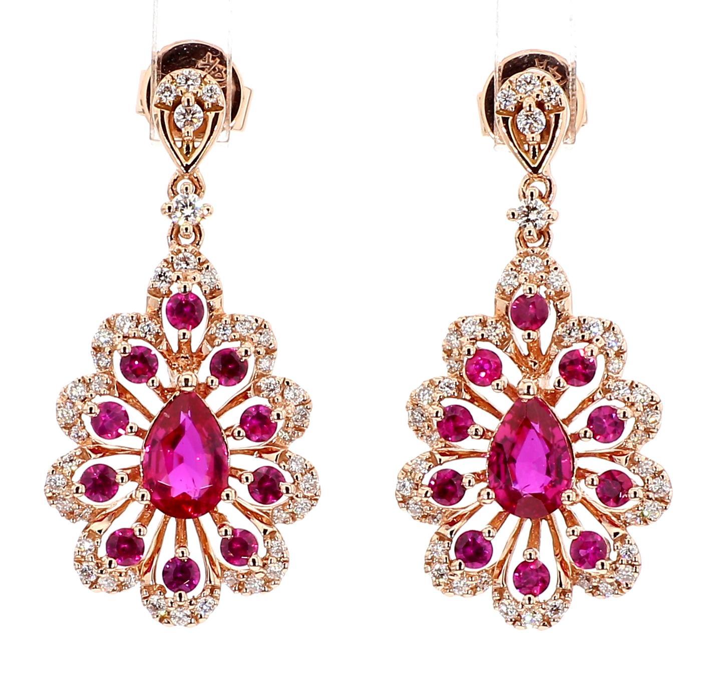 Pendientes de Gota de Oro con Rubí Pera Rojo Natural y Diamante Blanco de 1.81 Quilates TW Contemporáneo en venta