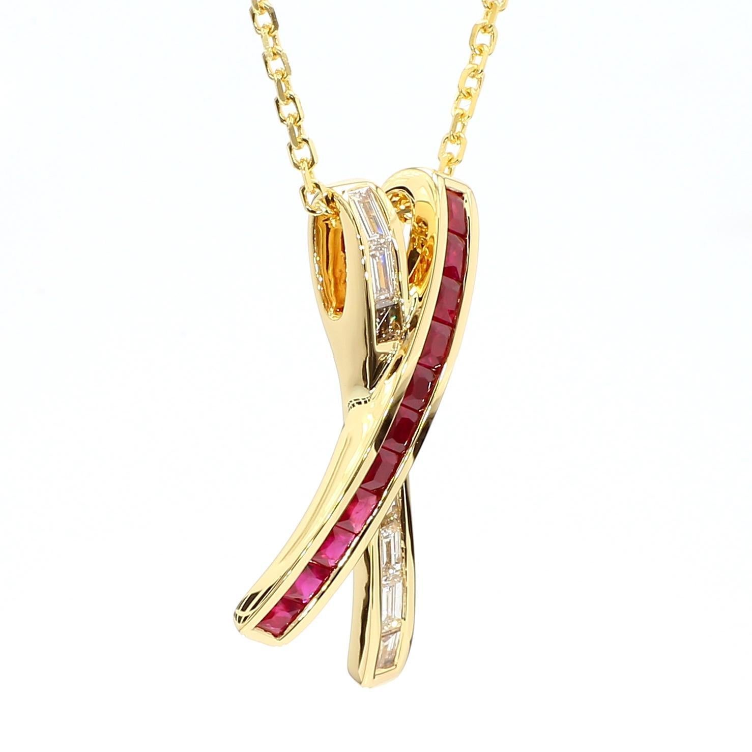 Contemporary Natural Red Princess Ruby and White Diamond 1.00 Carat TW Gold Drop Pendant For Sale