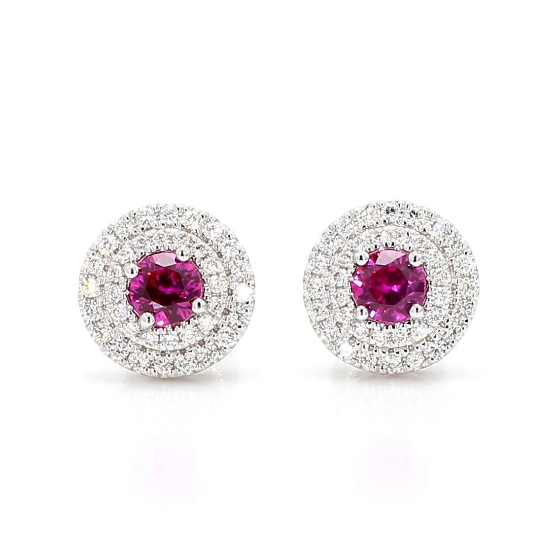 Contemporain Clous d'oreilles en or blanc 1.02 carat avec rubis rouge naturel rond et diamants blancs en vente