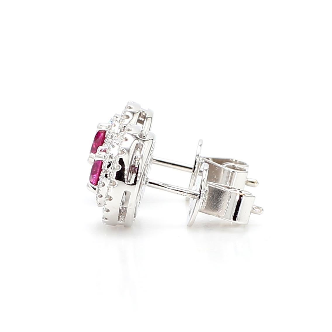 Clous d'oreilles en or blanc 1.02 carat avec rubis rouge naturel rond et diamants blancs en vente 1