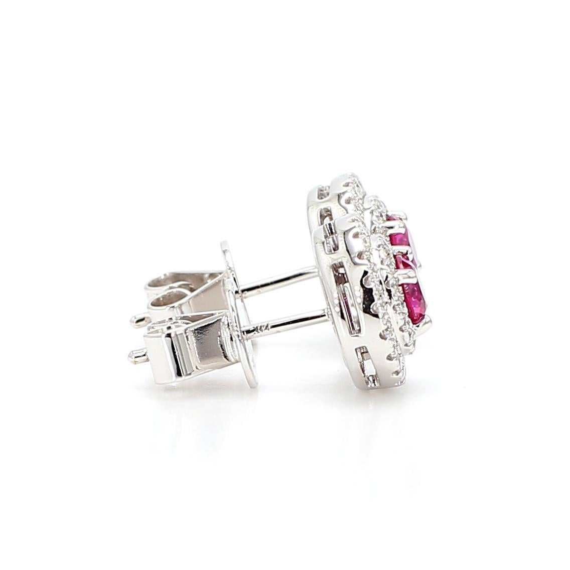 Clous d'oreilles en or blanc 1.02 carat avec rubis rouge naturel rond et diamants blancs en vente 2