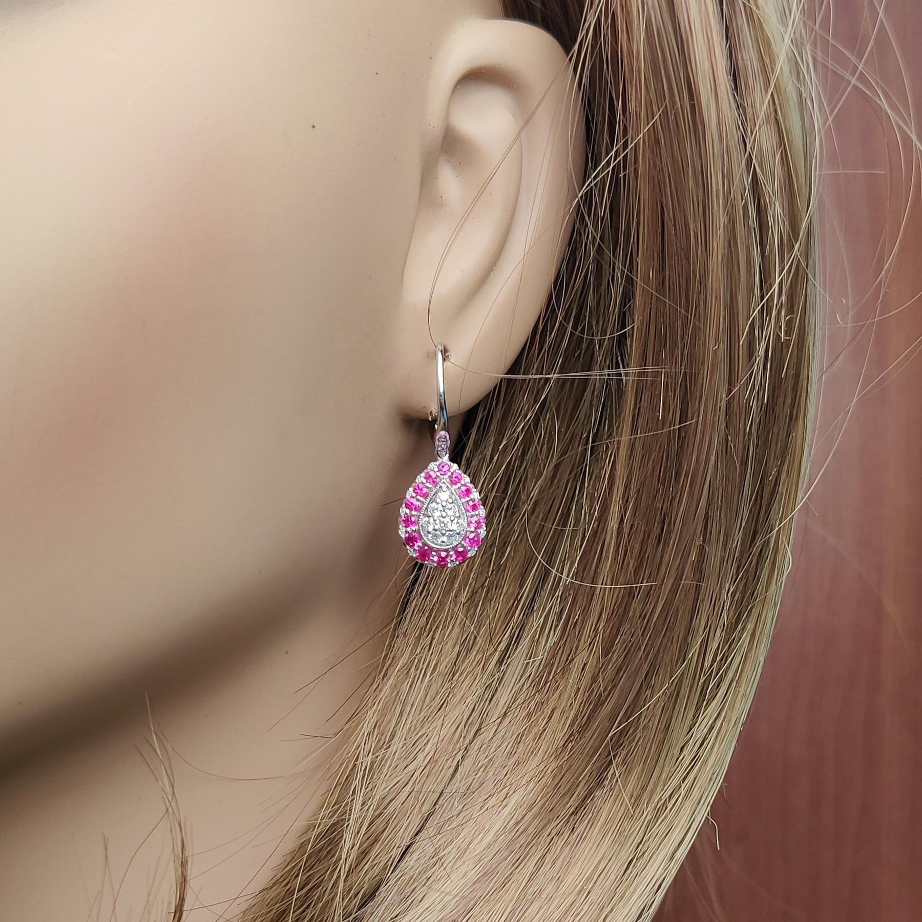 Natural Red Round Ruby and White Diamond 1.34 Carat TW White Gold Drop Earrings In New Condition For Sale In New York, NY