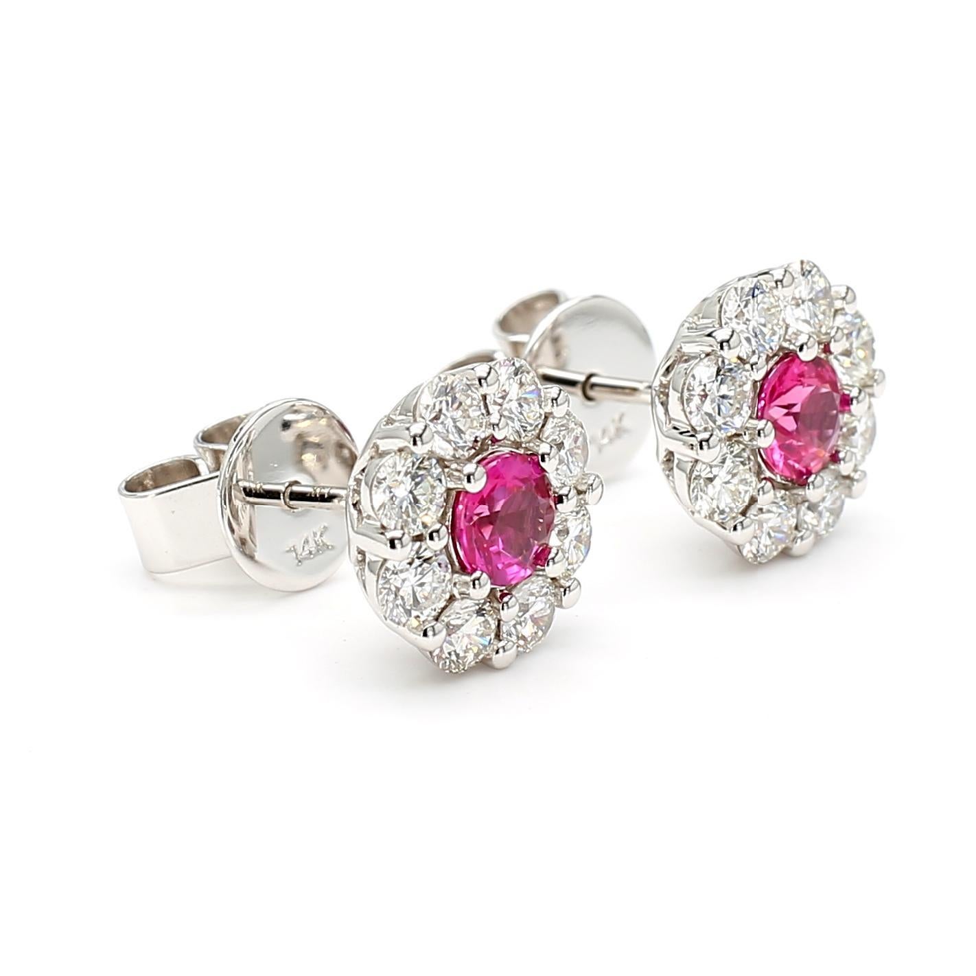 Natürlicher roter runder Rubin und weißer Diamant 1.68 Karat TW Weißgold Ohrstecker (Rundschliff) im Angebot
