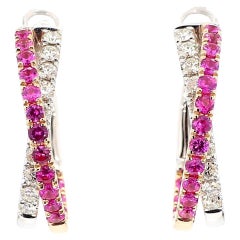 Boucles d'oreilles pendantes en or rose, rubis rond rouge naturel et diamant blanc de 2.01 carat poids total