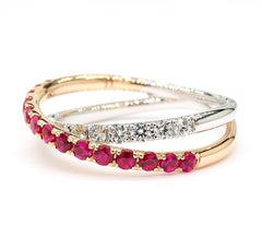 Natürlicher roter runder Rubin und weißer Diamant .85 Karat TW Gold Cocktail-Ring
