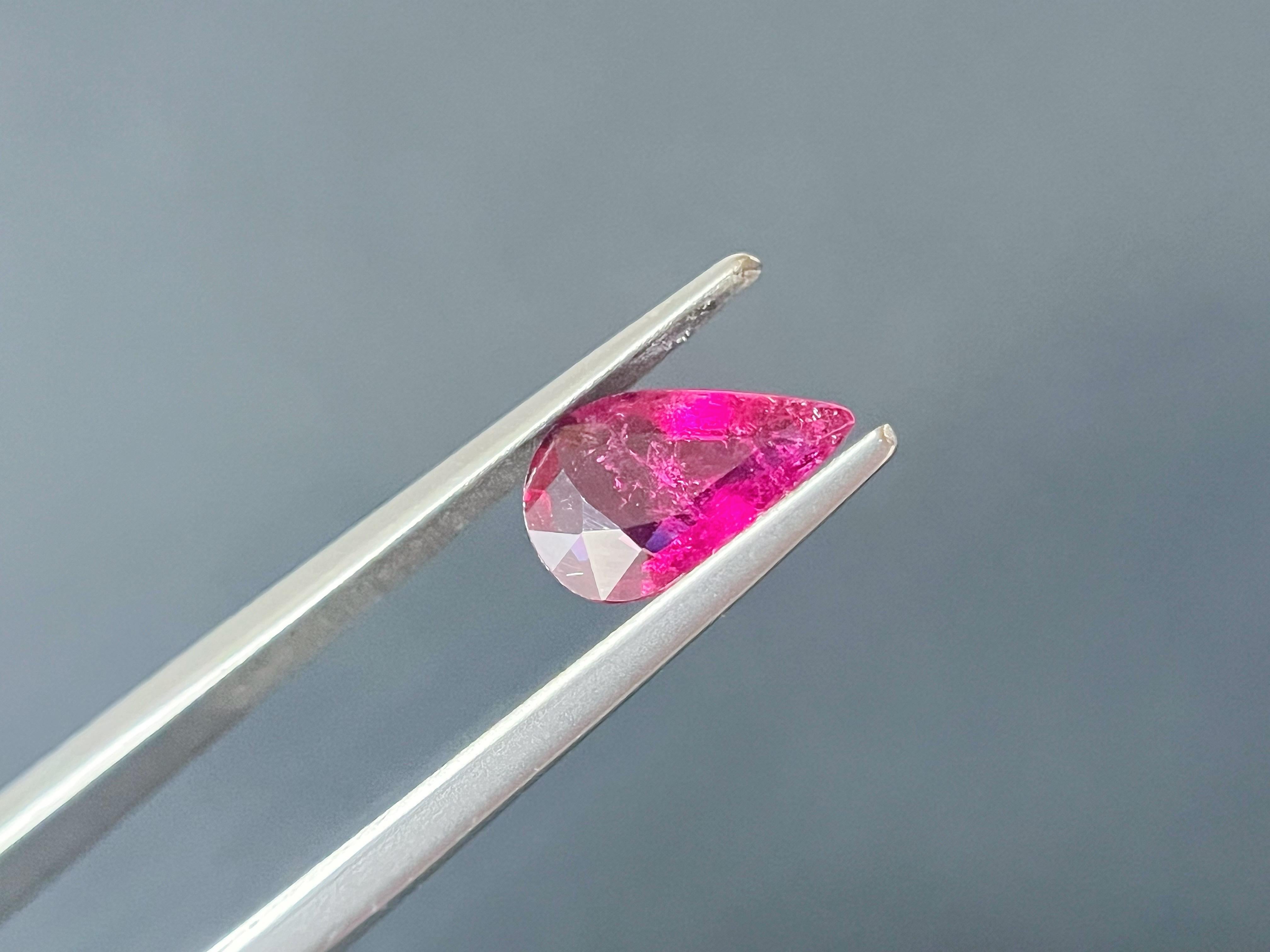 Natural Red Rubellite Tourmaline Teardrop Loose Stone, Jewelry Making 1.05 Ct en vente 10