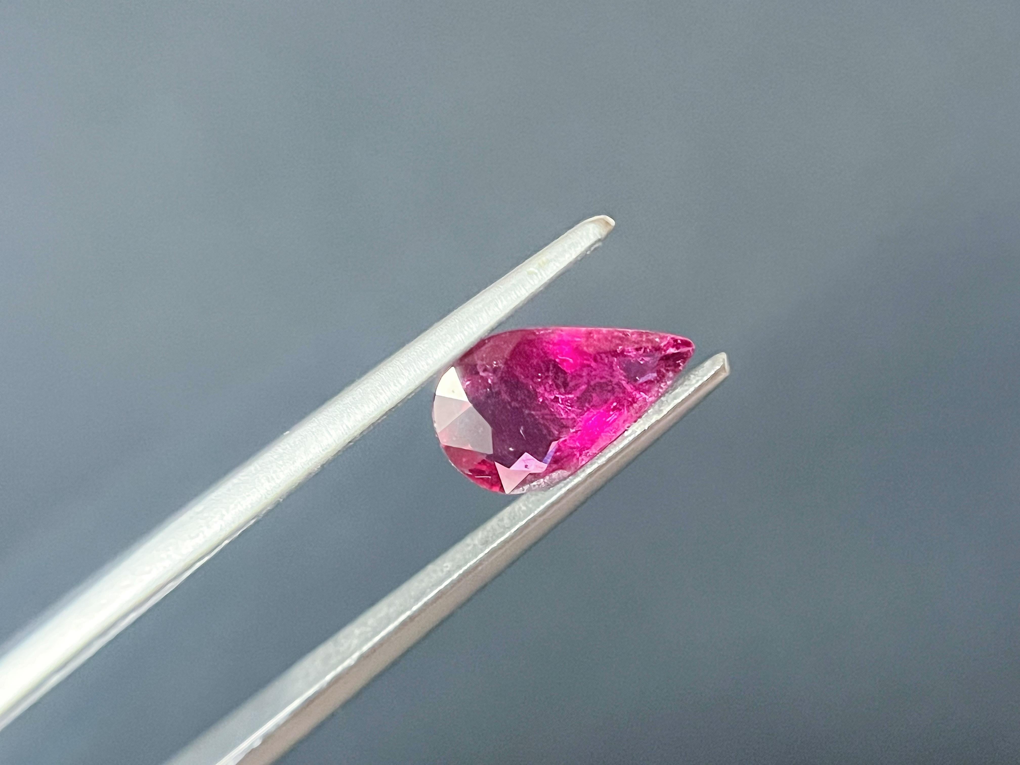 Natural Red Rubellite Tourmaline Teardrop Loose Stone, Jewelry Making 1.05 Ct en vente 11