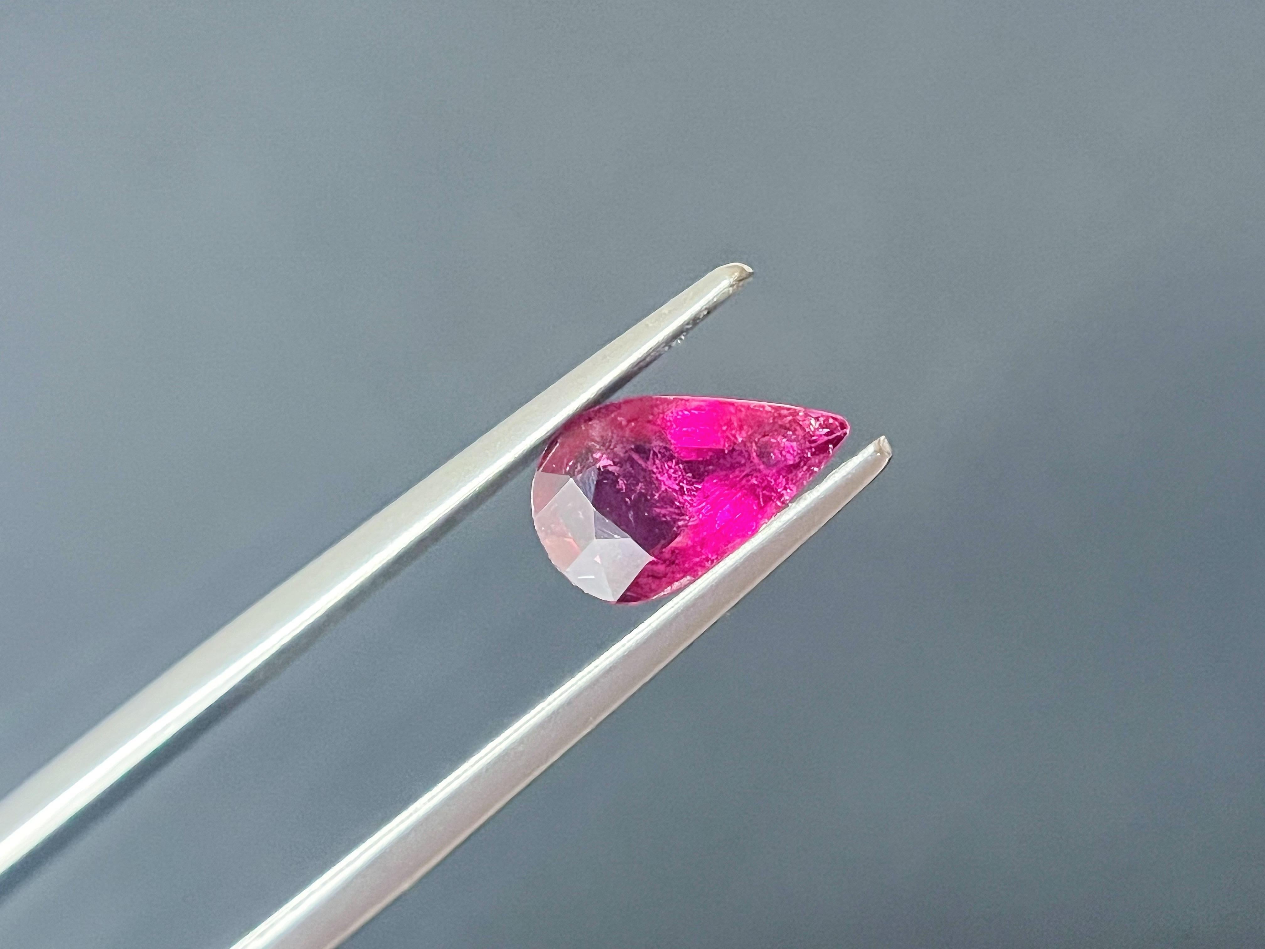 Natural Red Rubellite Tourmaline Teardrop Loose Stone, Jewelry Making 1.05 Ct en vente 12