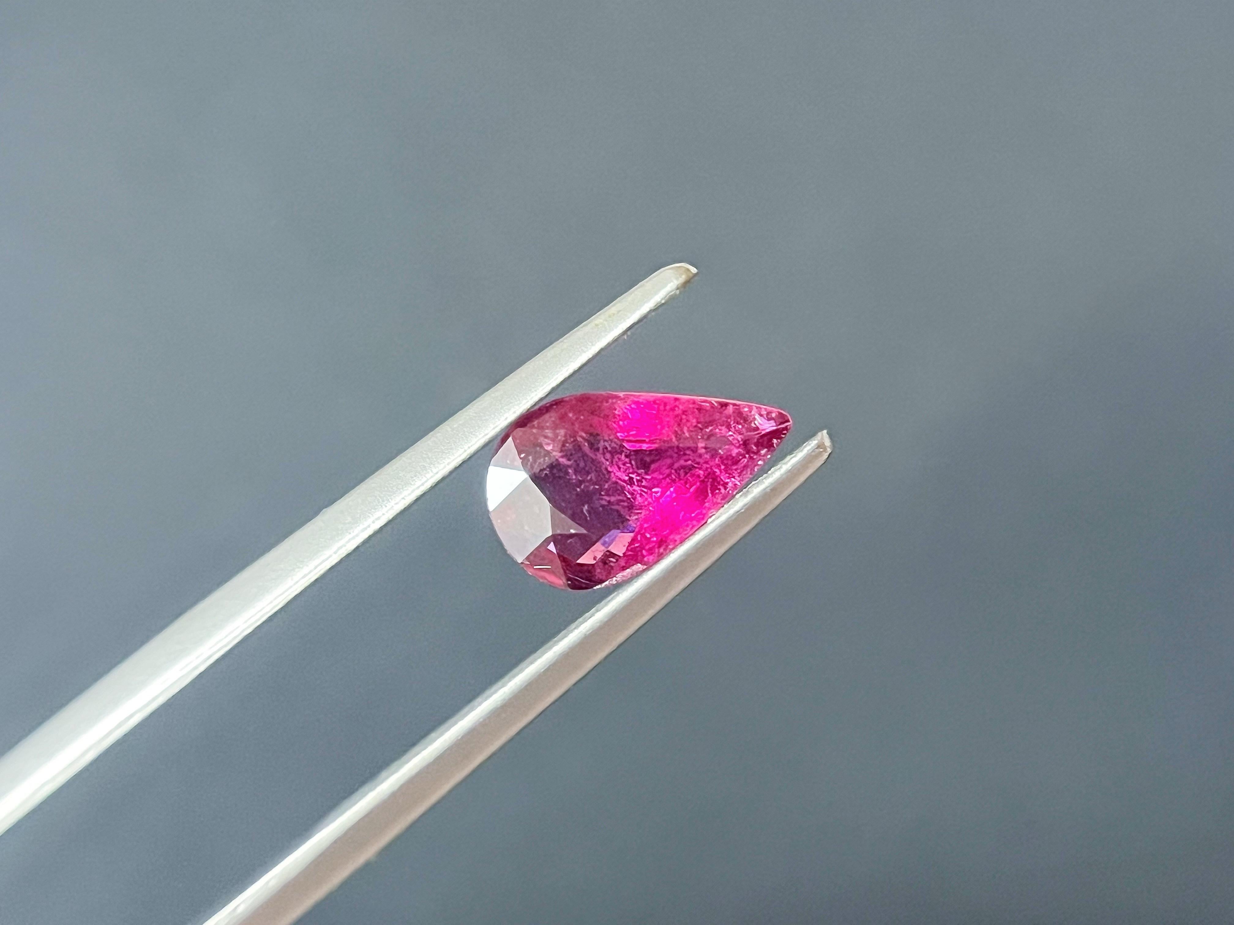 Natural Red Rubellite Tourmaline Teardrop Loose Stone, Jewelry Making 1.05 Ct en vente 13