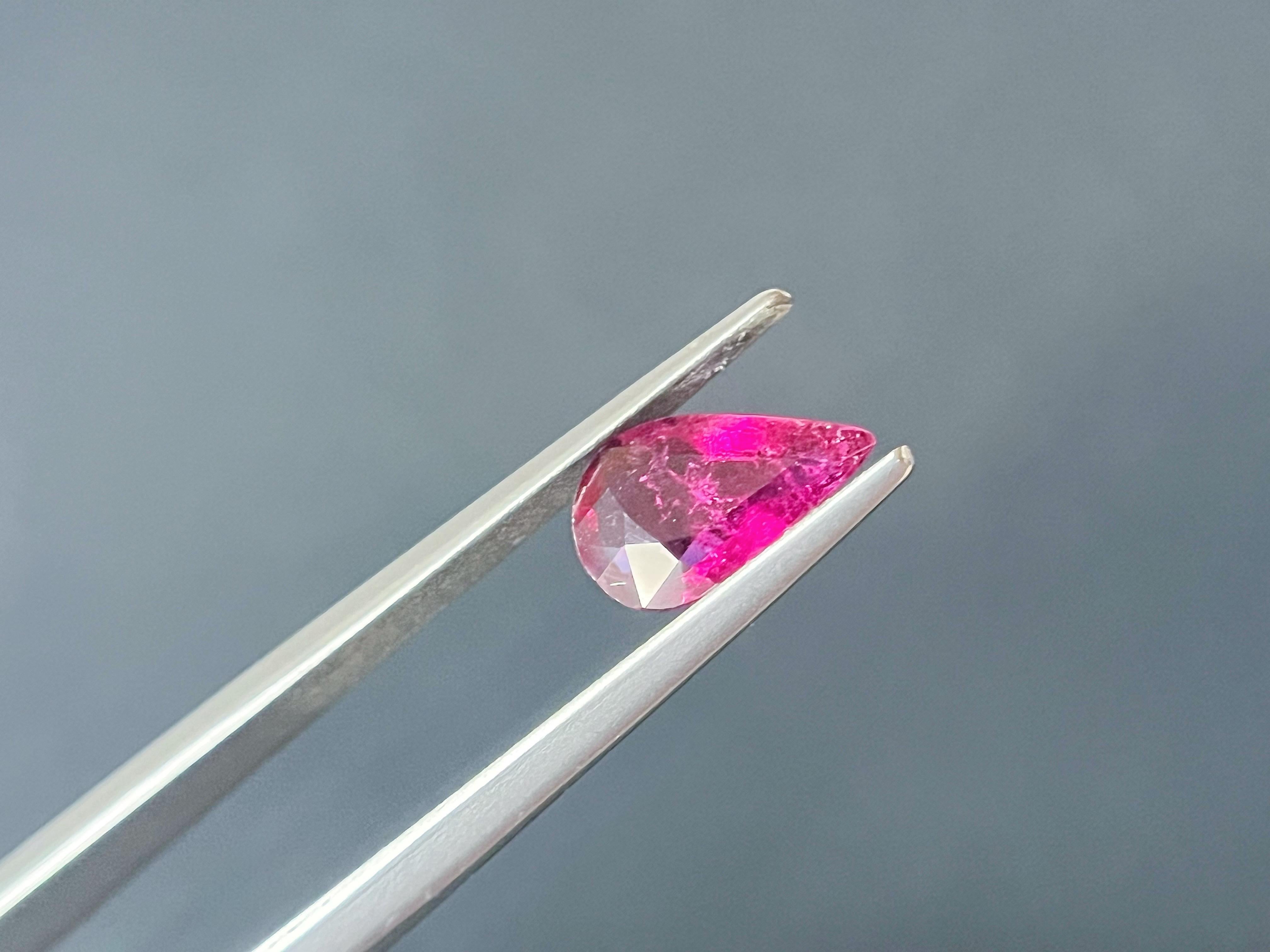 Natural Red Rubellite Tourmaline Teardrop Loose Stone, Jewelry Making 1.05 Ct en vente 14