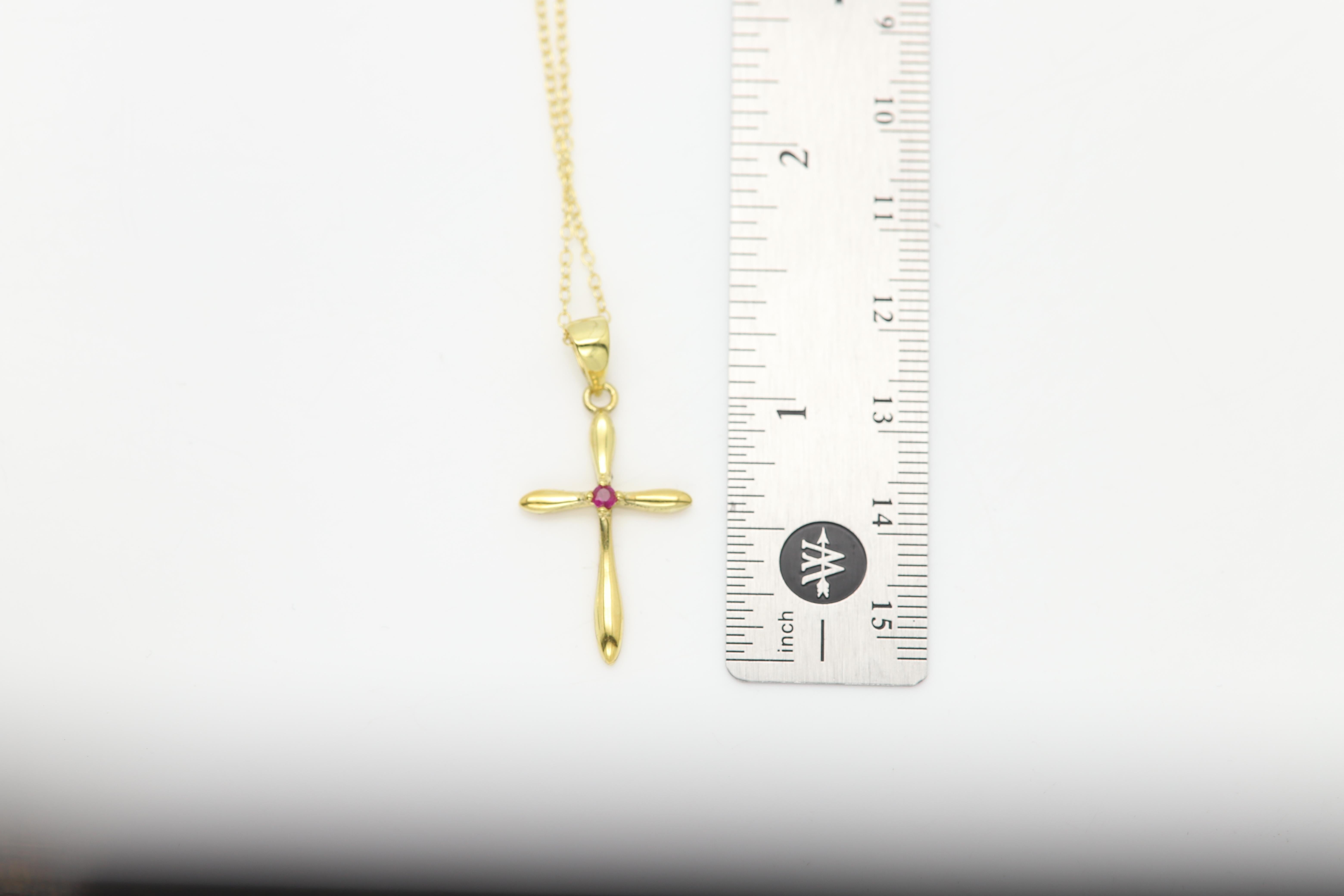 Natural Red Ruby Cross Pendant Sterling Silver Cross (Rundschliff) im Angebot