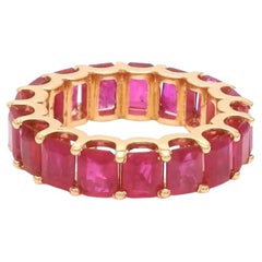 Natural red ruby ring in 18k gold