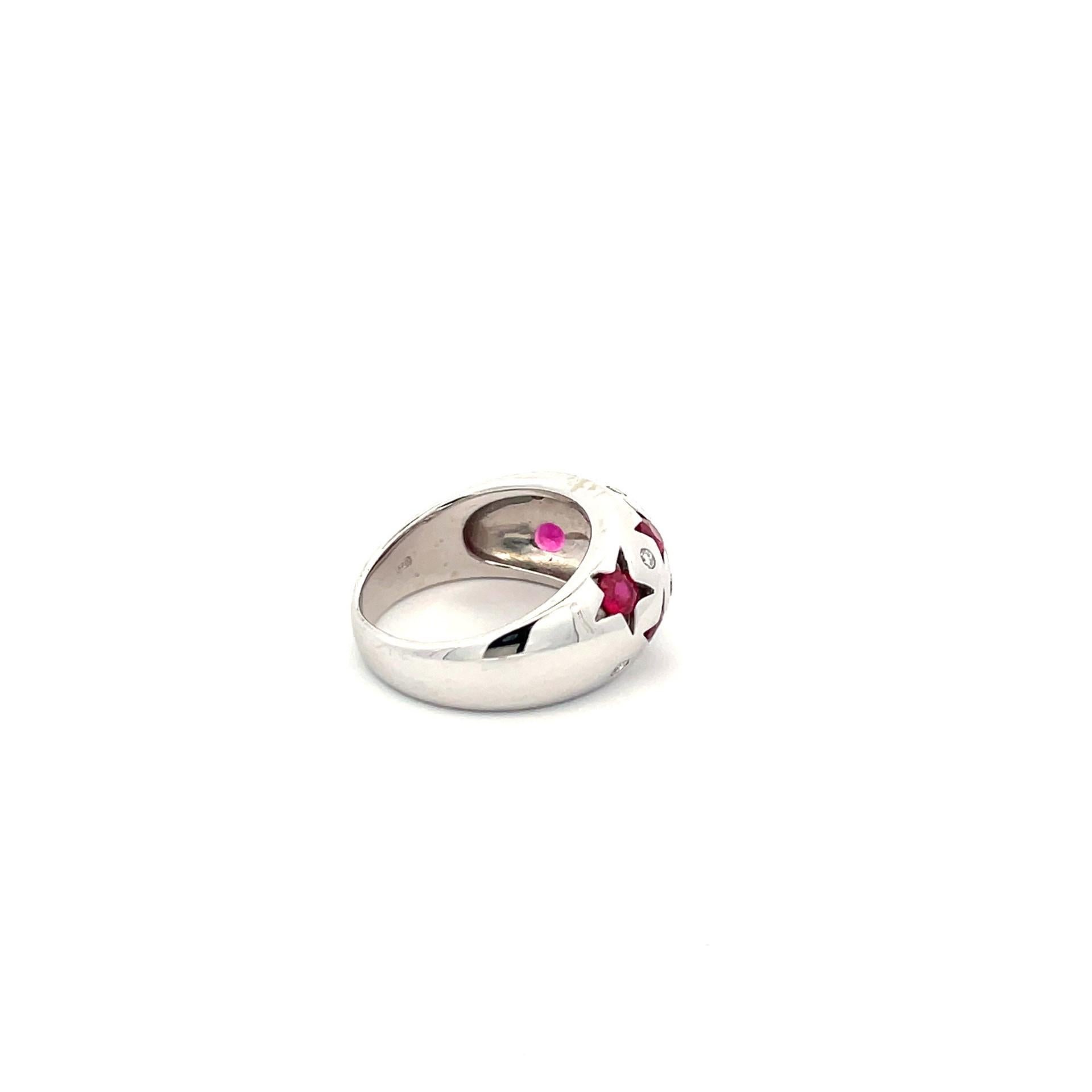 Bague étoile en or blanc 18 carats, rubis rouge naturel et diamant blanc Neuf - En vente à Westmount, CA