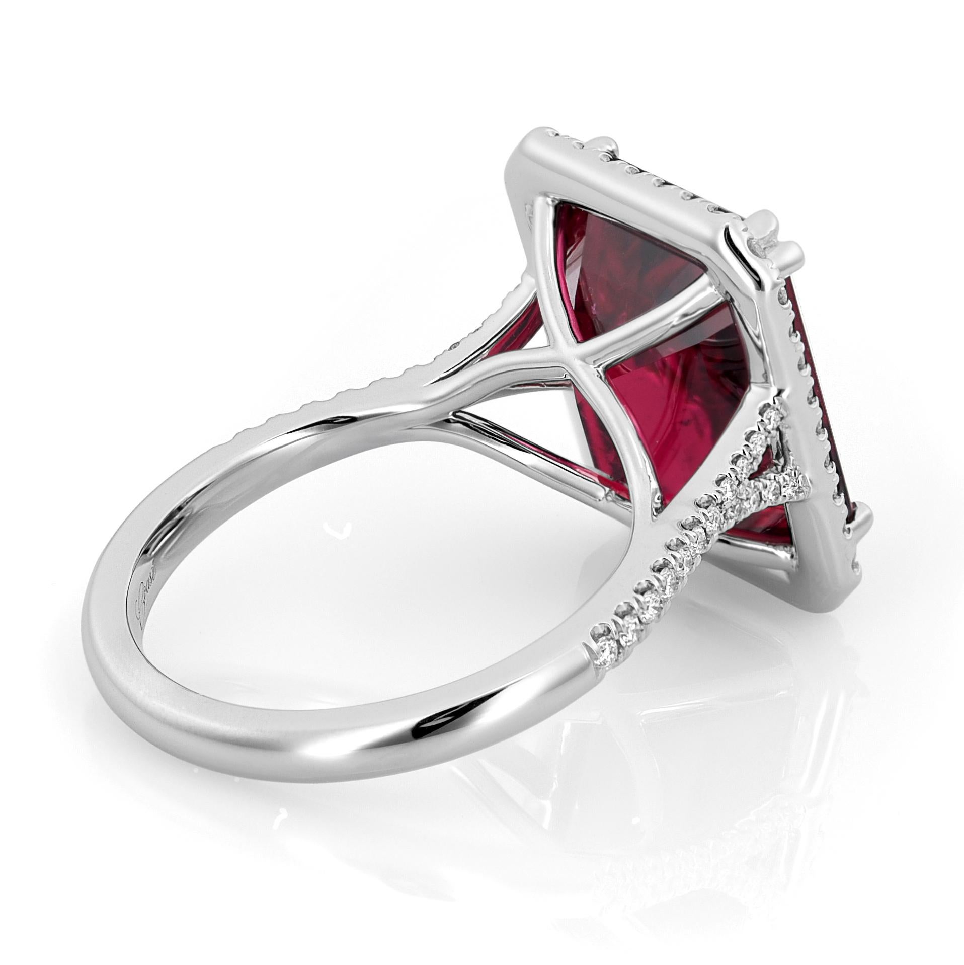 Natürlicher roter Turmalinstein 8,12 Karat in 14K Weißgold Ring mit Diamant (Gemischter Schliff) im Angebot